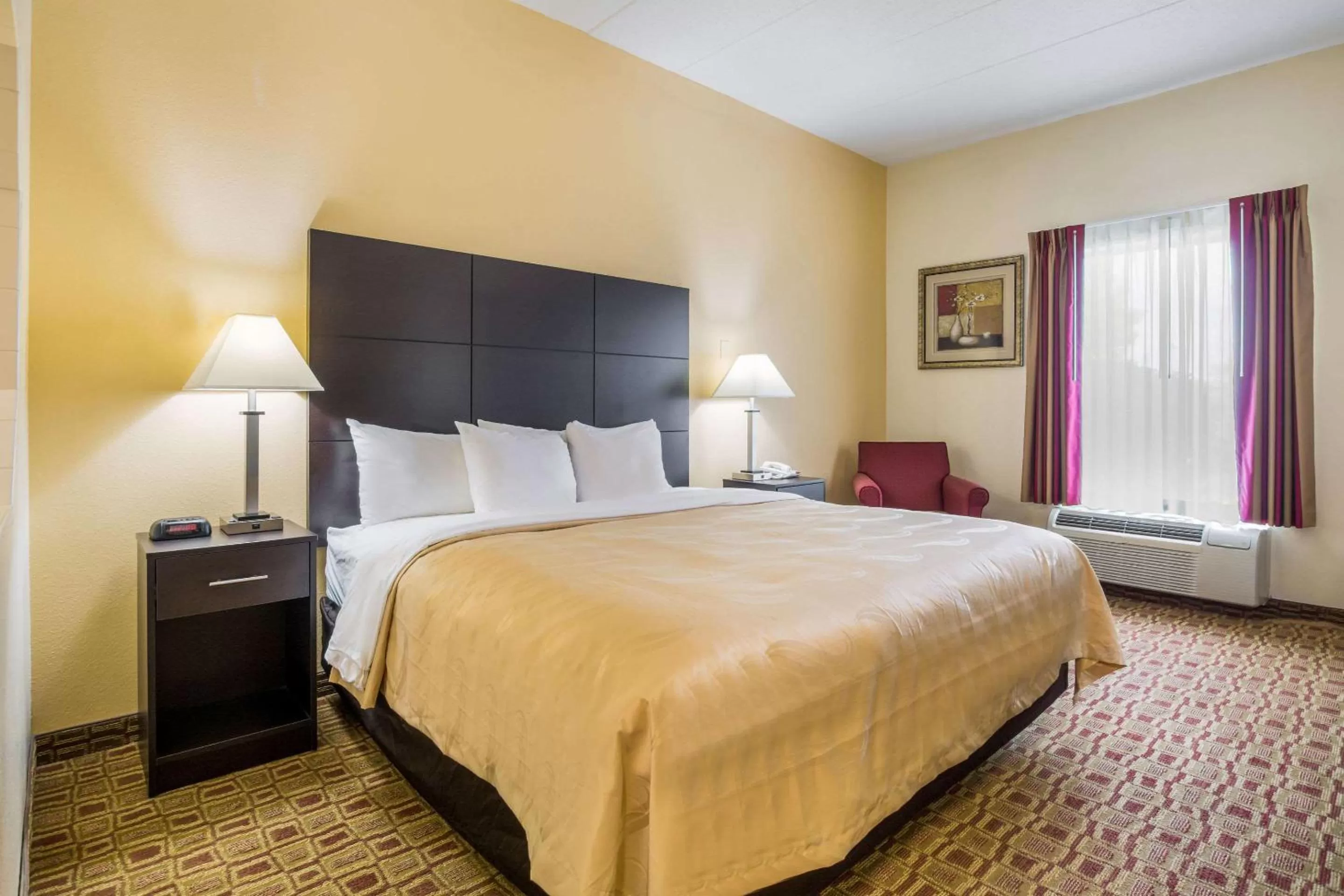 Photo of the whole room, Bed in Quality Inn & Suites Sellersburg - Louisville Area