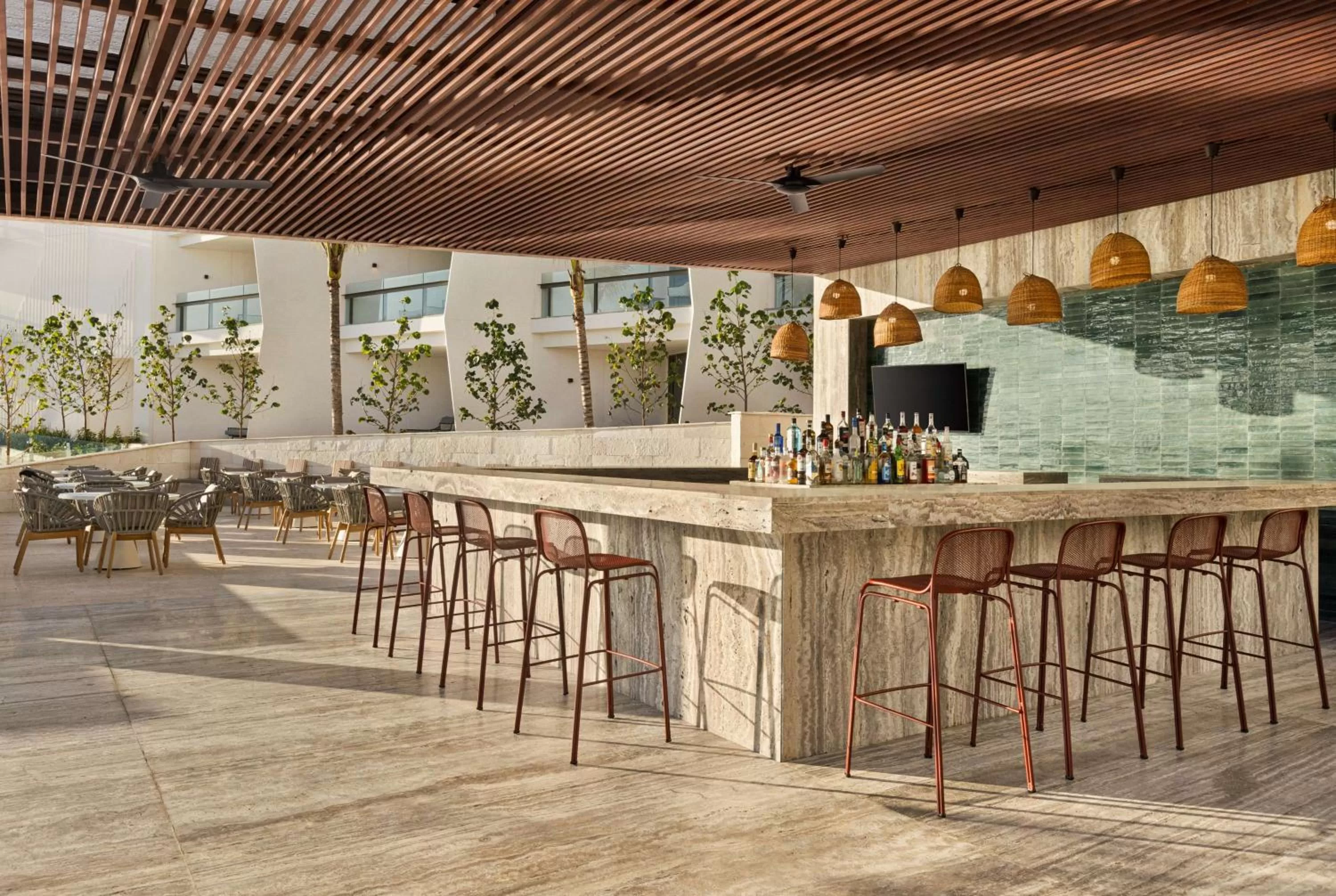 Lounge or bar in Hilton Cancun, an All-Inclusive Resort