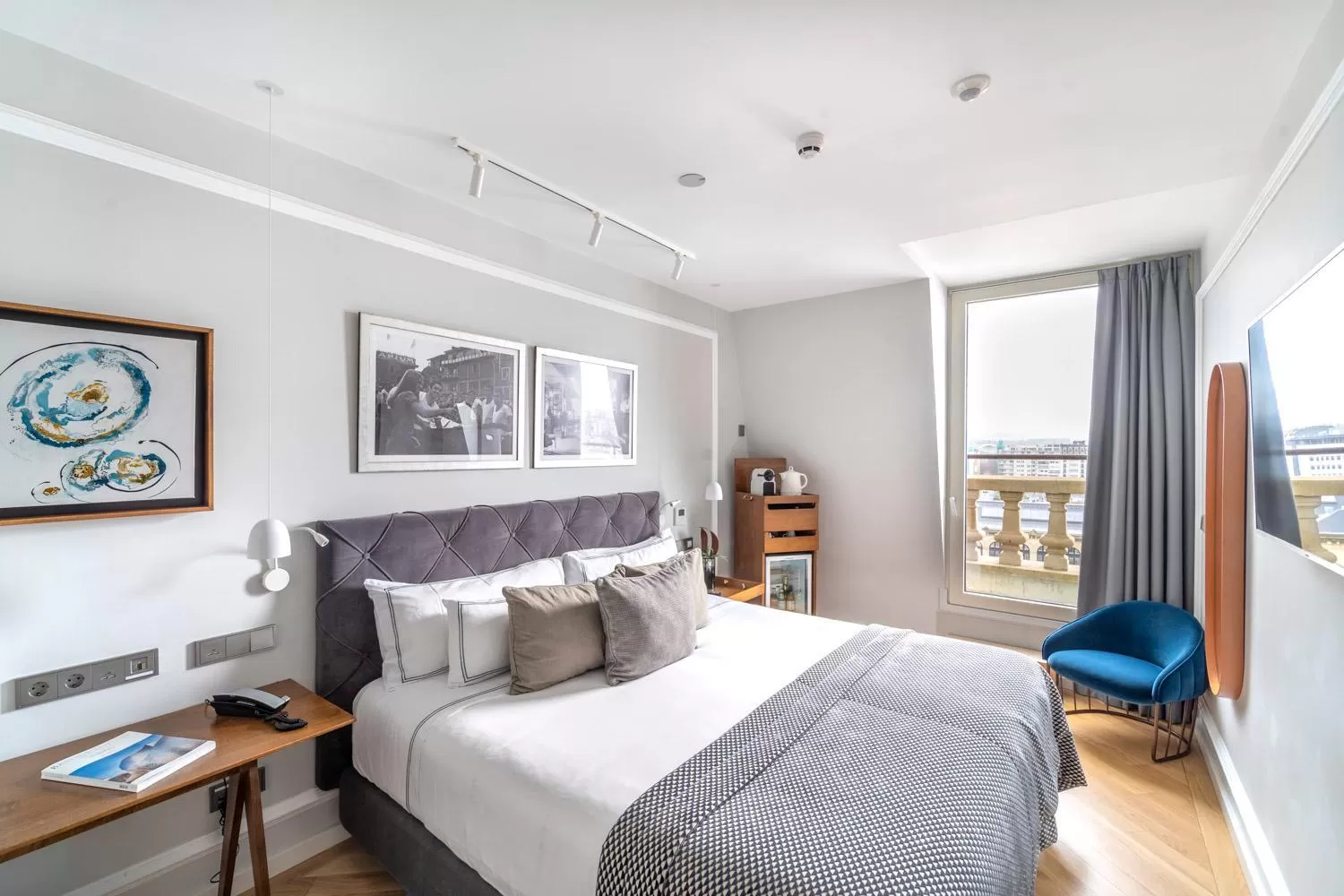 View (from property/room), Bed in Lasala Plaza Hotel - Adults Only