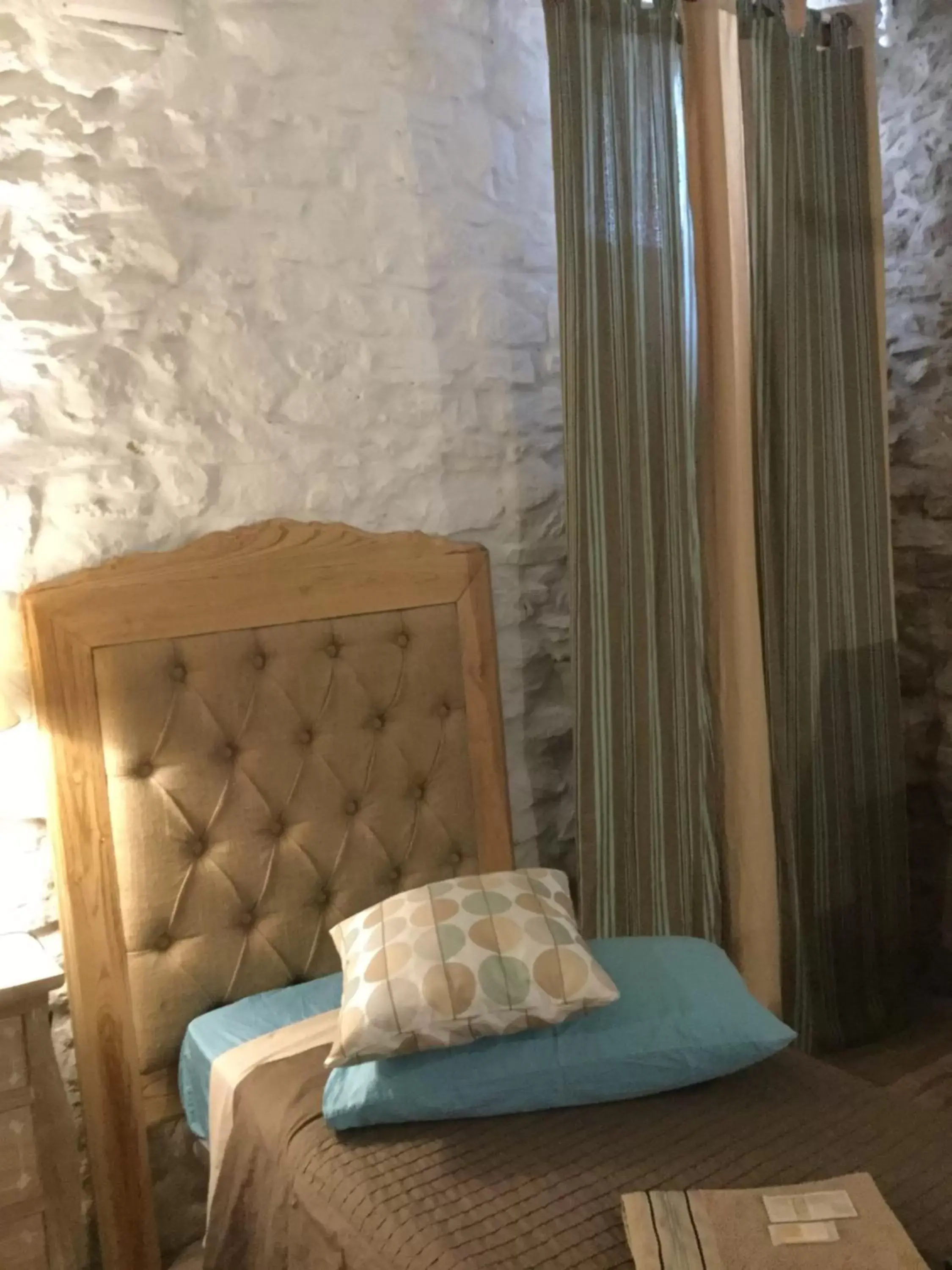 Basic Triple Room with Shared Bathroom in La Portella Basic Triple Room with Shared Bathroom in La Portella