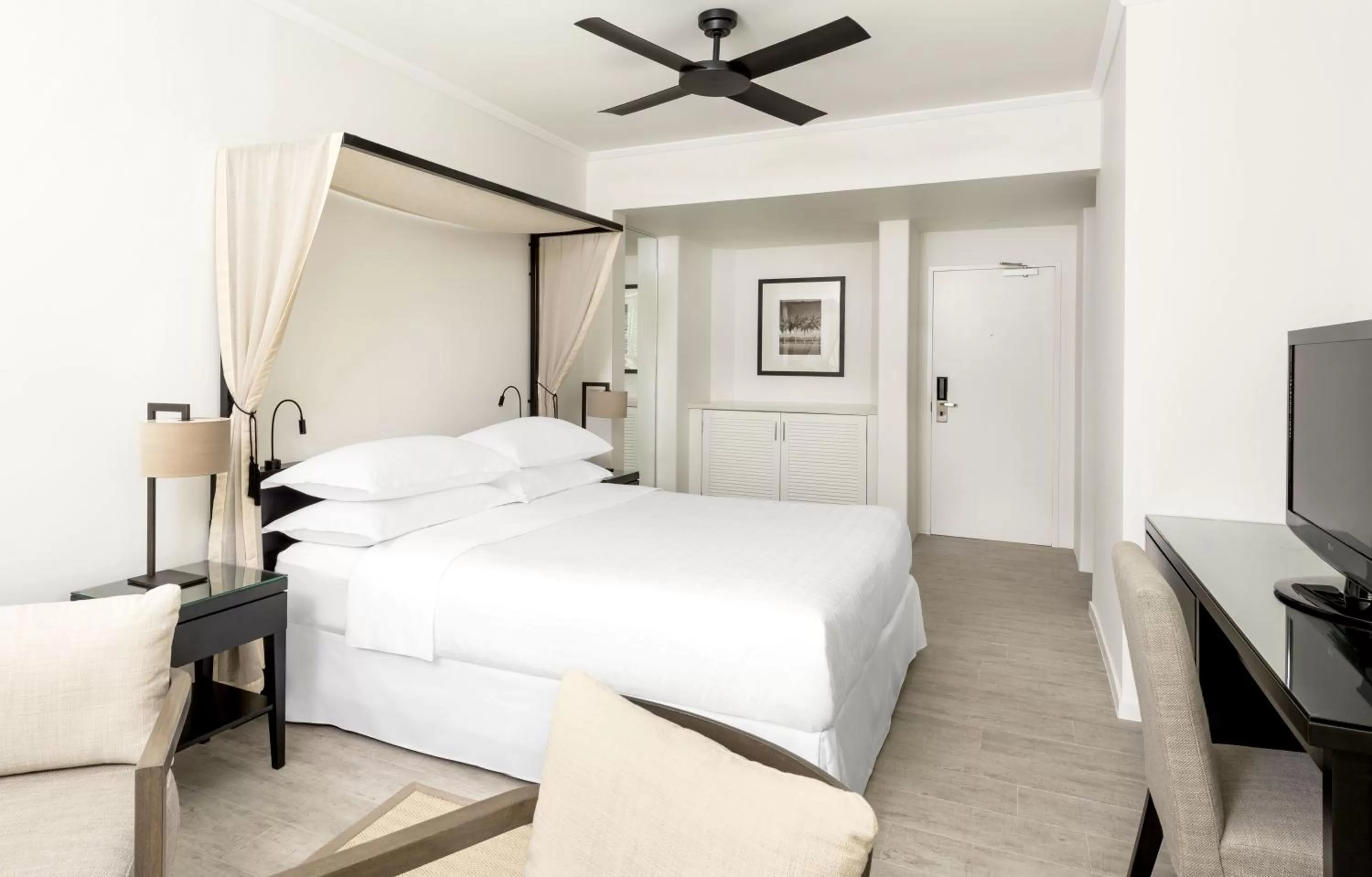 Bedroom, Bed in Sheraton Grand Mirage Resort, Port Douglas