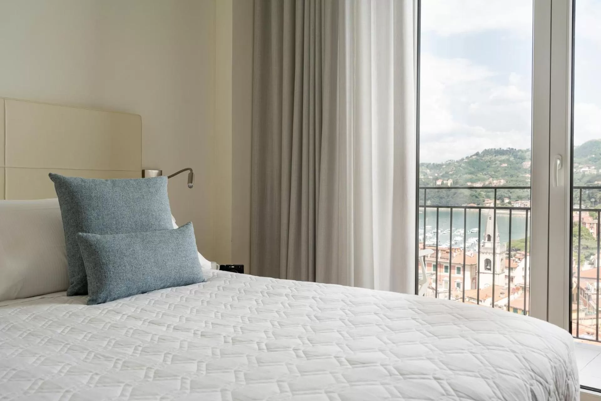 Bedroom, Bed in Doria Park Hotel