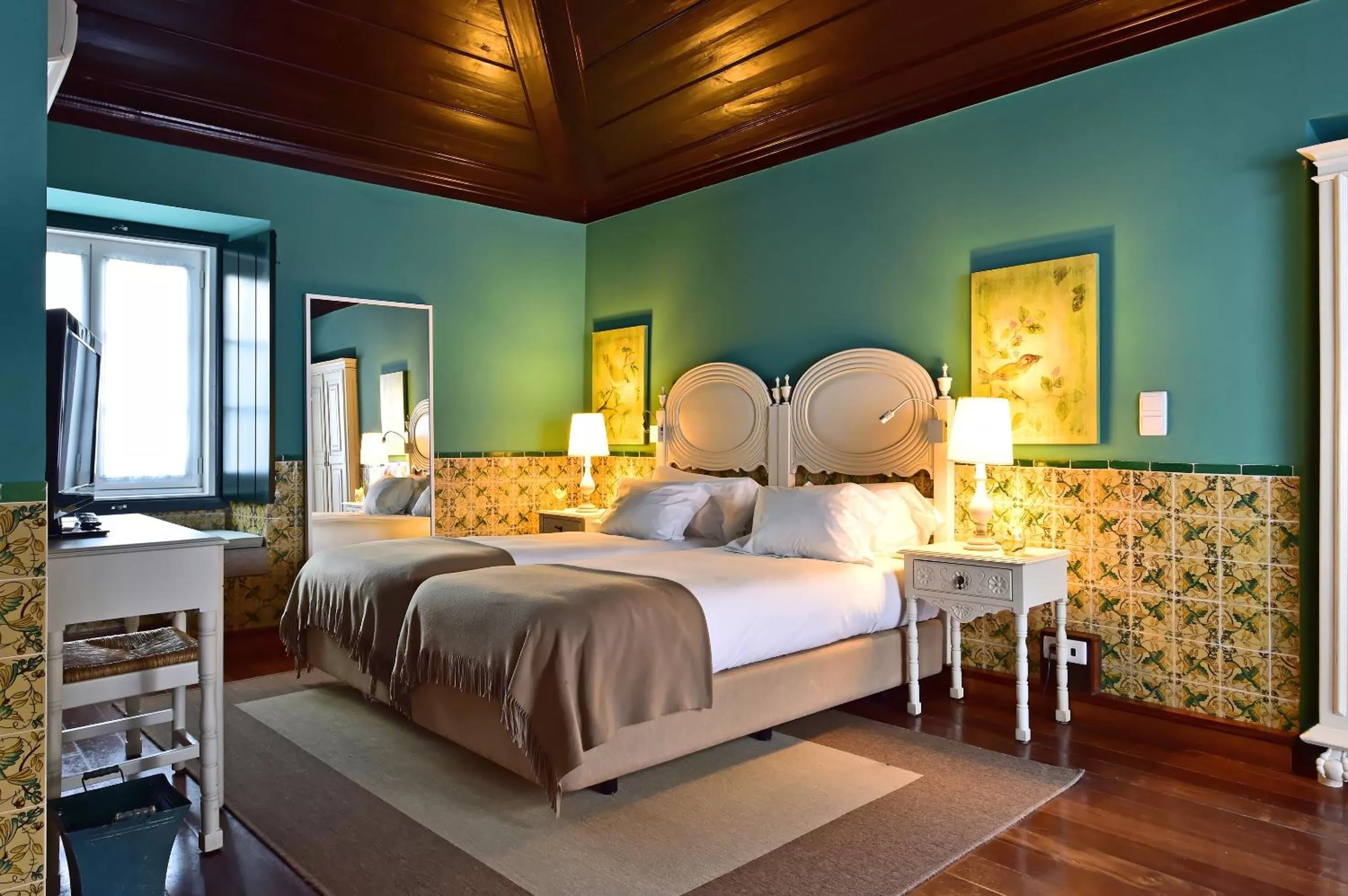 Photo of the whole room, Bed in Pousada Castelo de Obidos