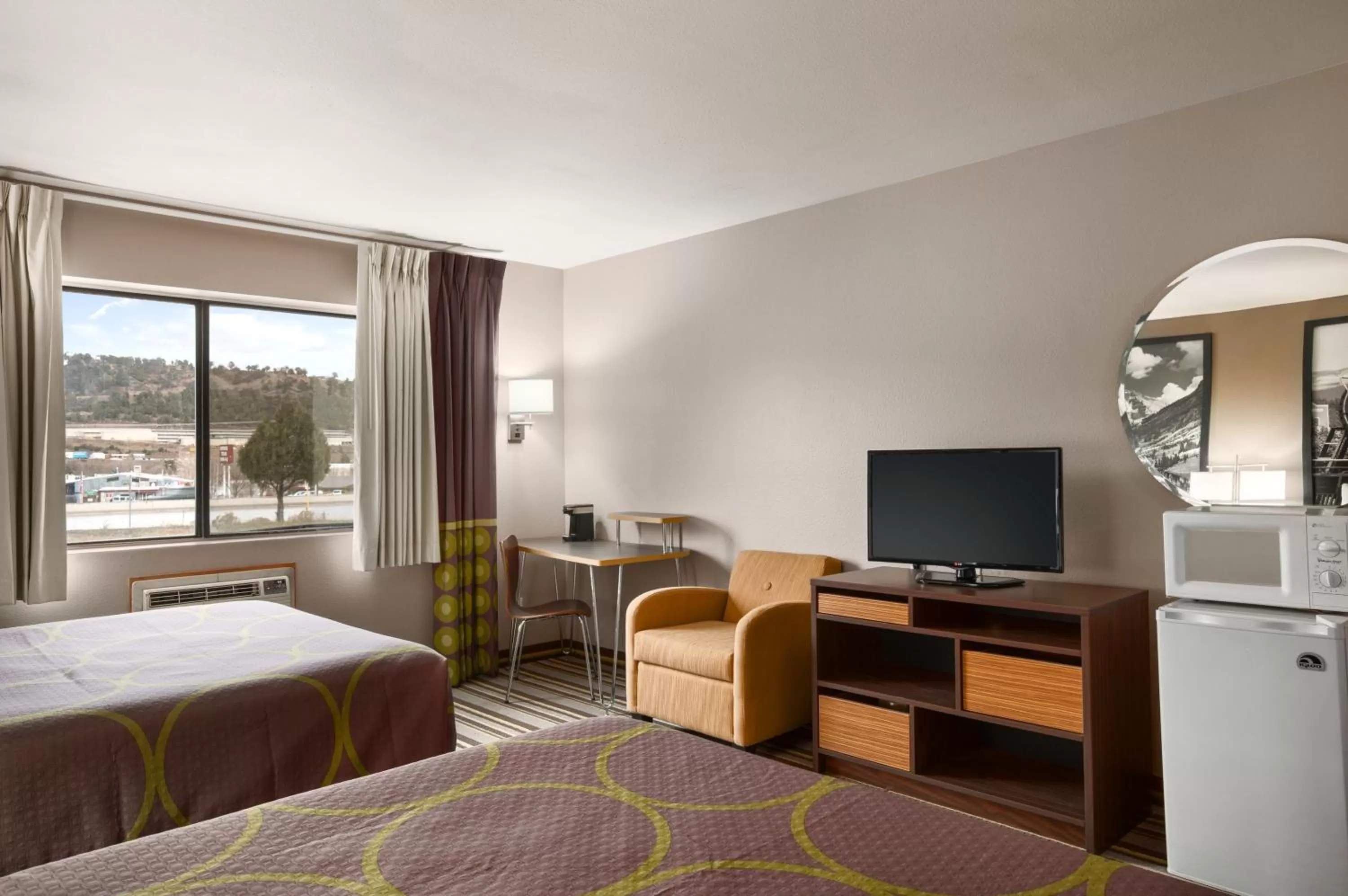 Photo of the whole room, Bed in Super 8 by Wyndham Durango