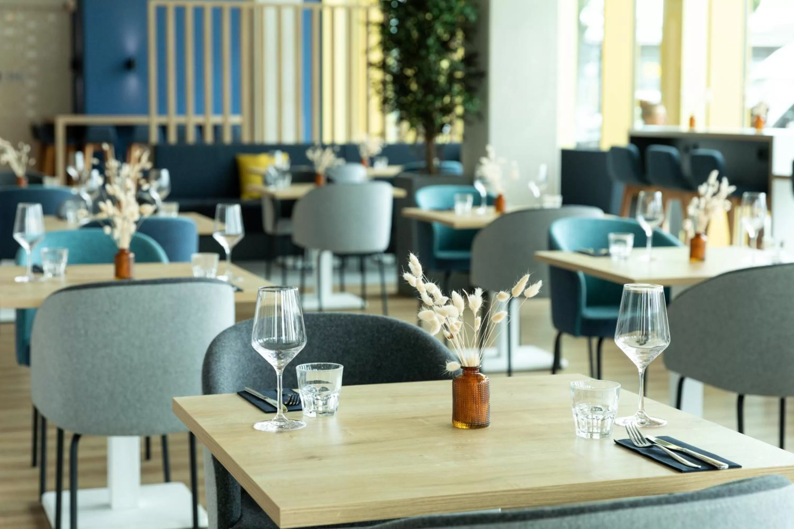 Restaurant/places to eat in Holiday Inn Express Amsterdam - North Riverside by IHG