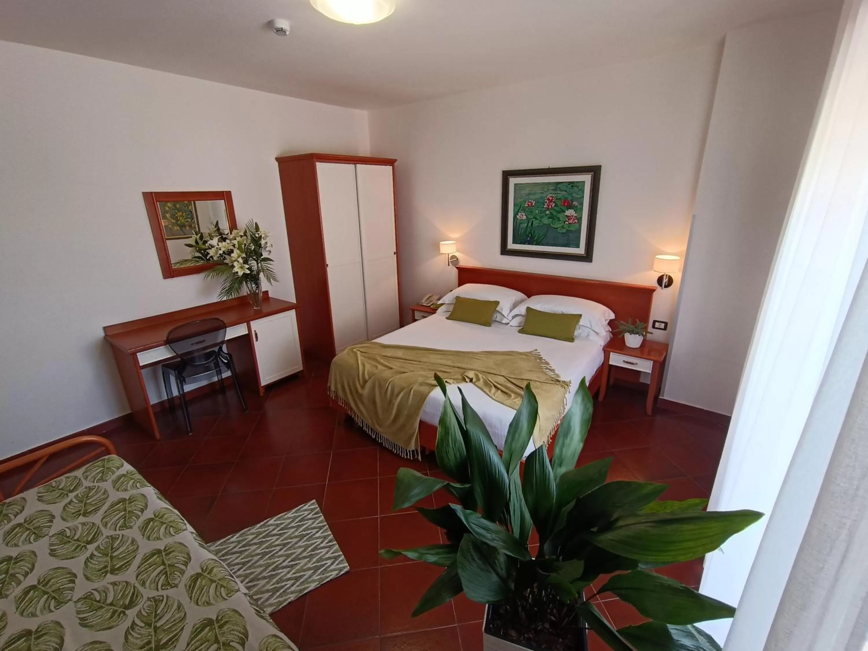 Superior Triple Room with Sea View in Best Western Hotel Martello