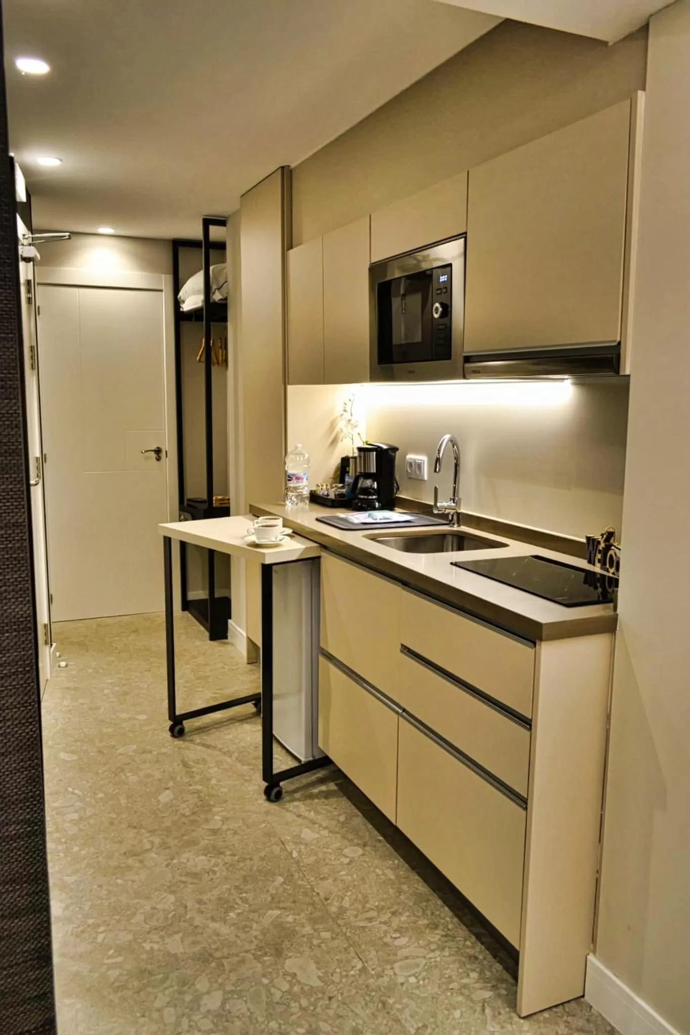 Kitchen or kitchenette in GBH Hotel-Apartamentos Posidonia