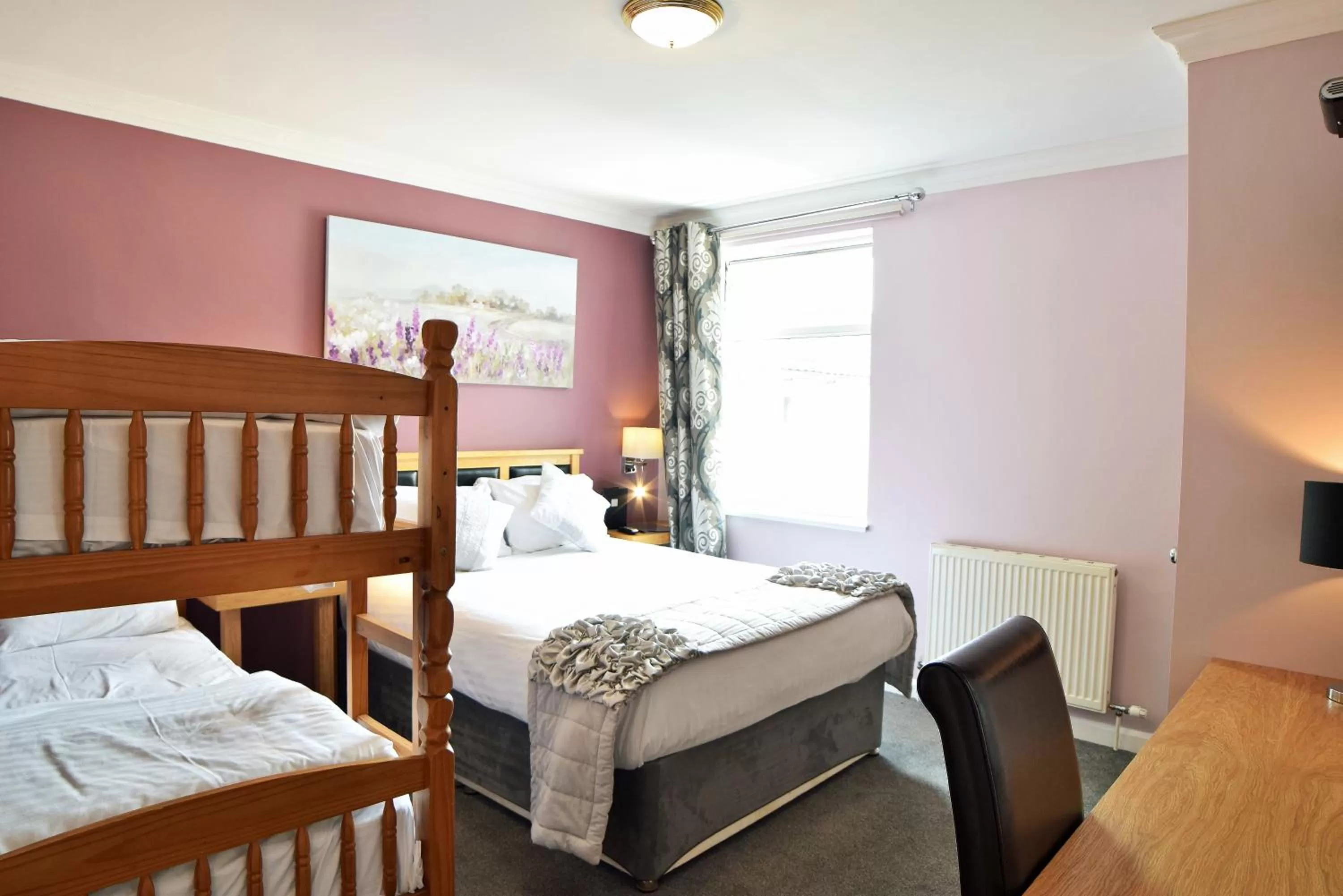 Bedroom, Bed in Dovedale Hotel and Restaurant