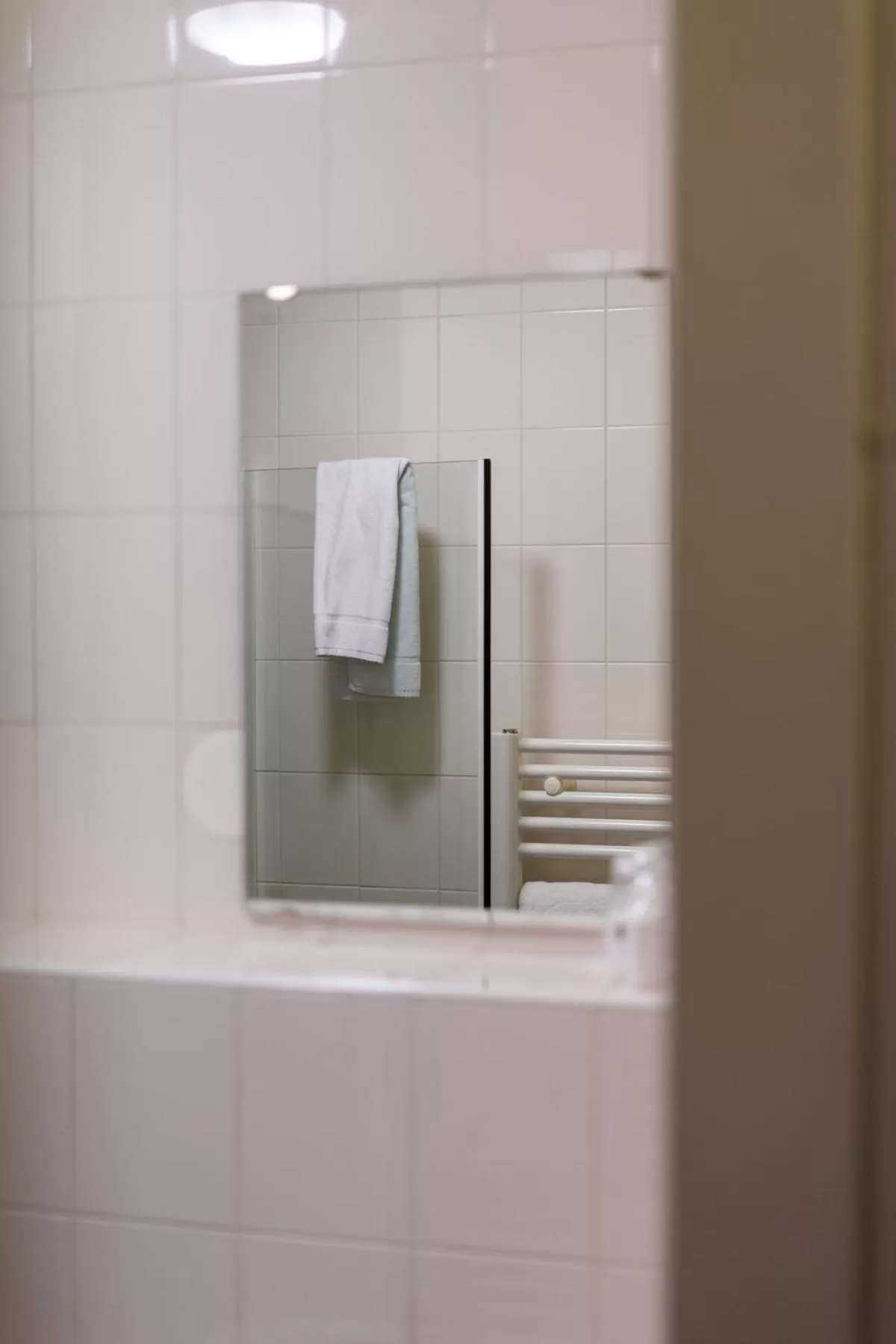 Bathroom in Skotel The Hague, Hotelschool The Hague