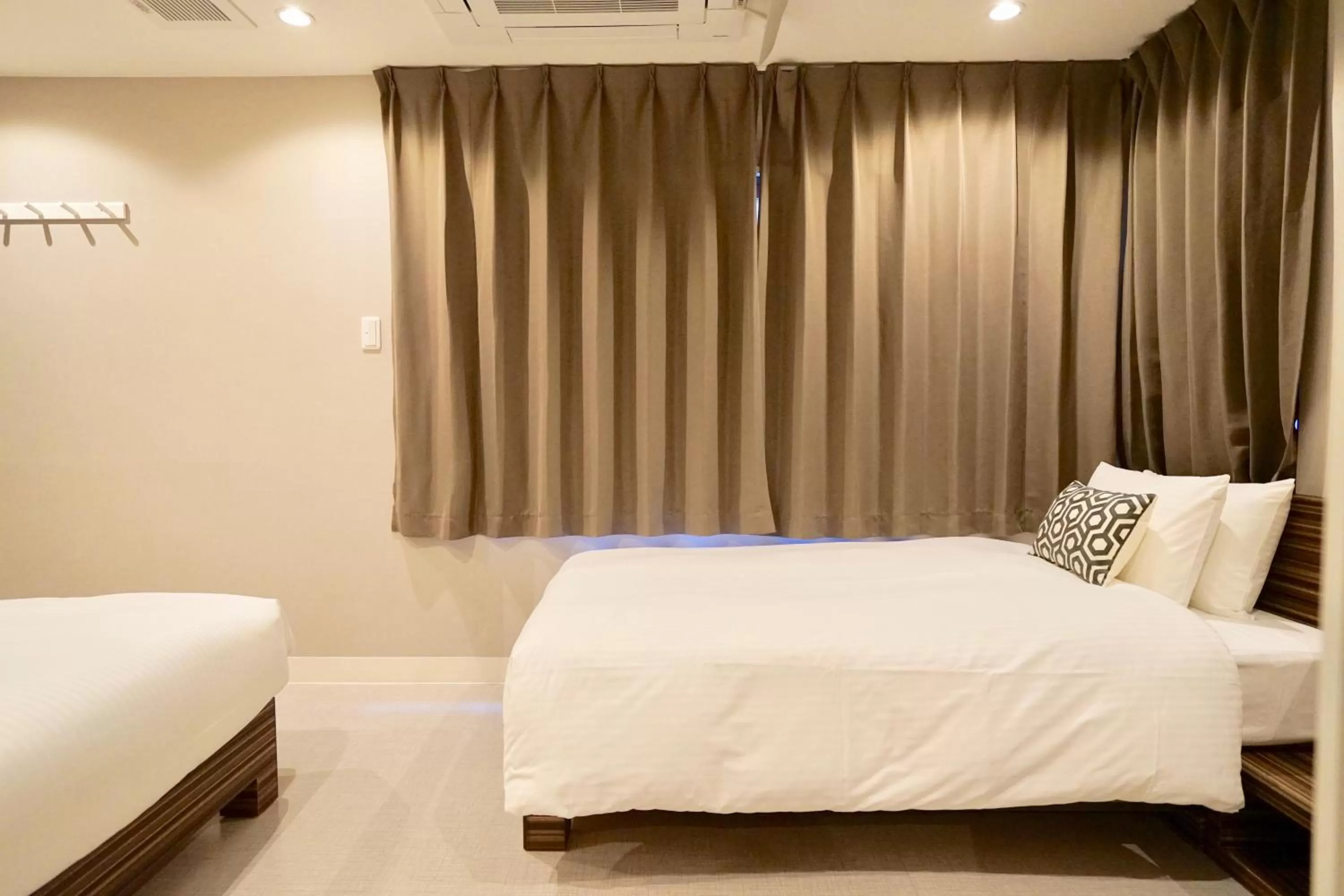 Standard Twin Room - Main Building in Hotel 88 Shinsaibashi