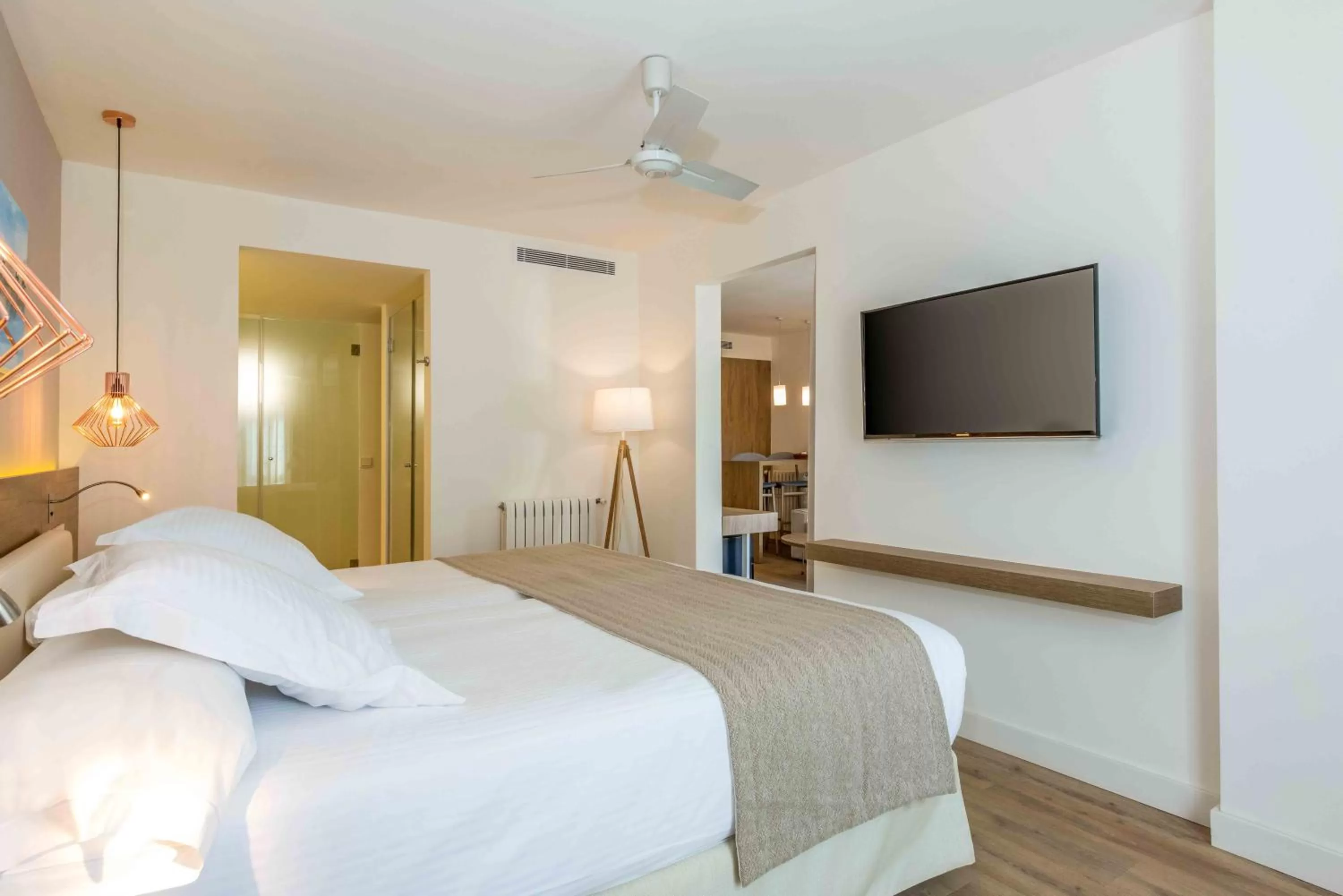 Bed in Valentin Somni Hotel & Suites