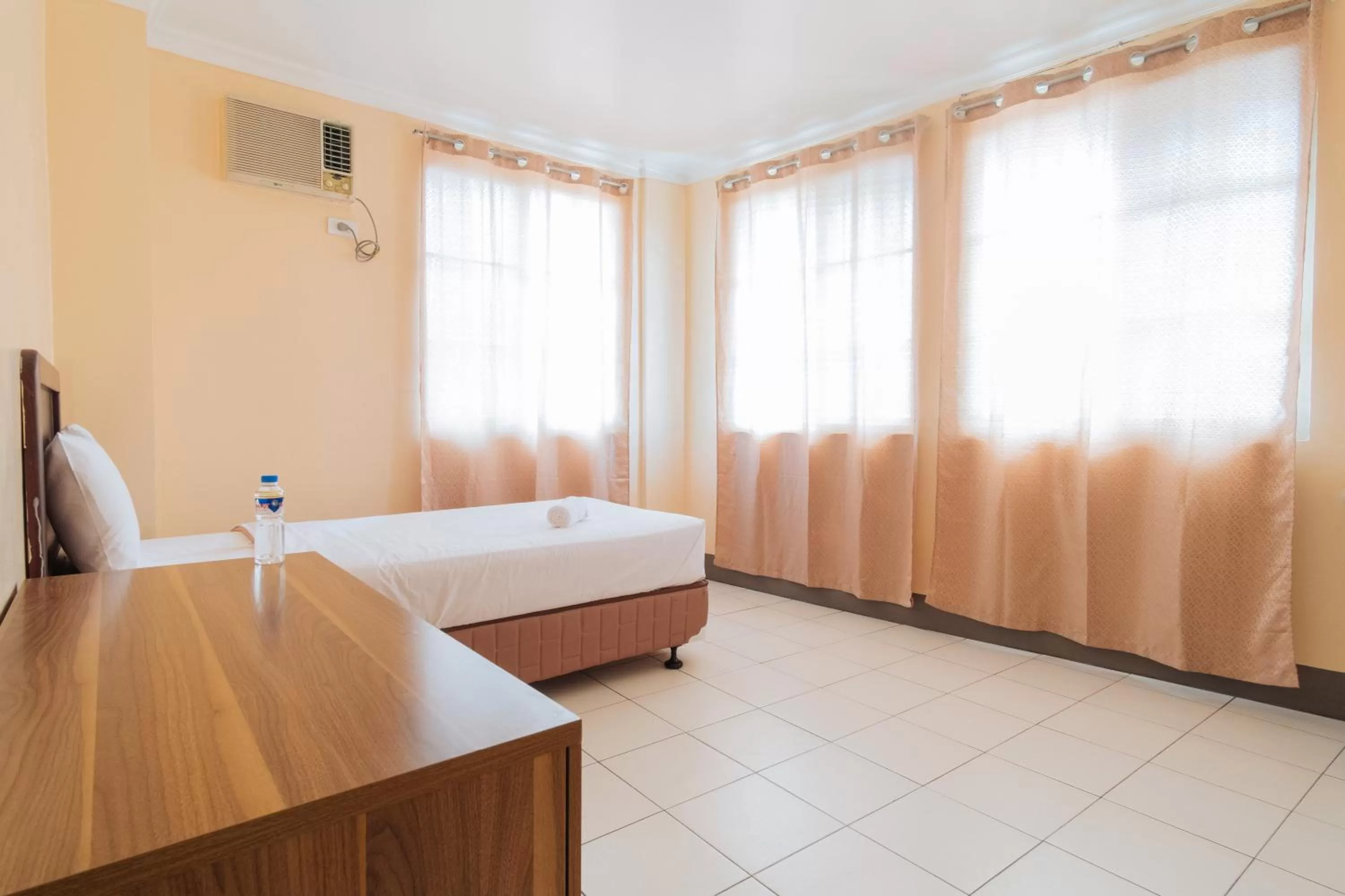 Bedroom, Bed in Dechmark Hotel