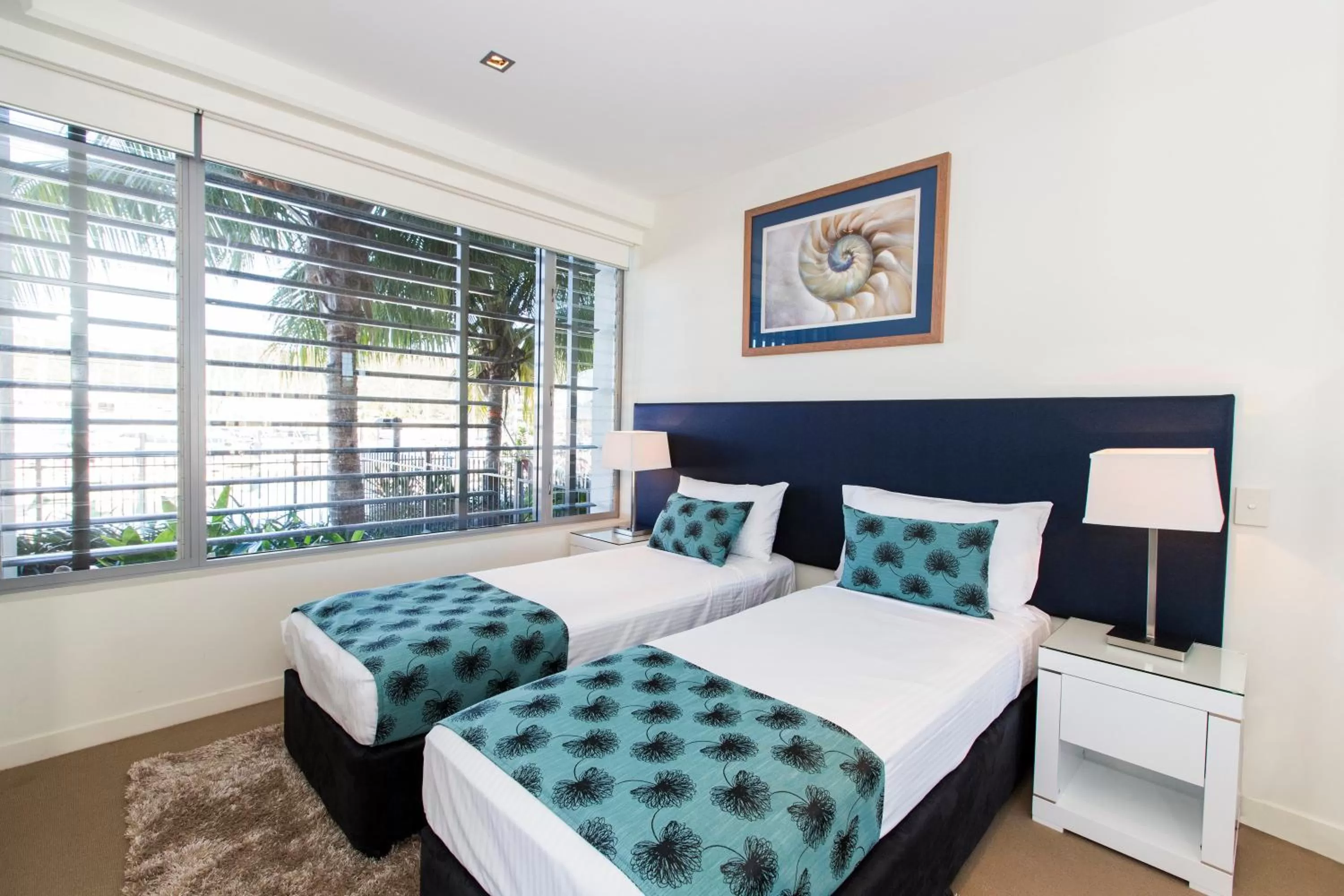 Bedroom, Bed in Peppers Blue on Blue