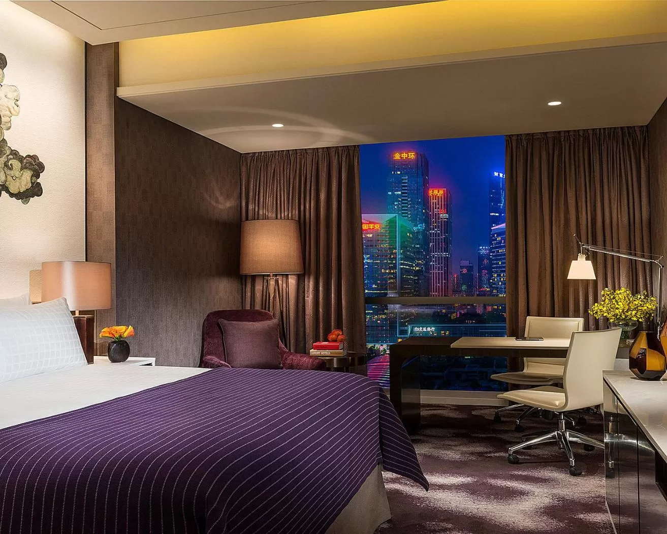 Bedroom, Bed in Four Seasons Hotel Shenzhen