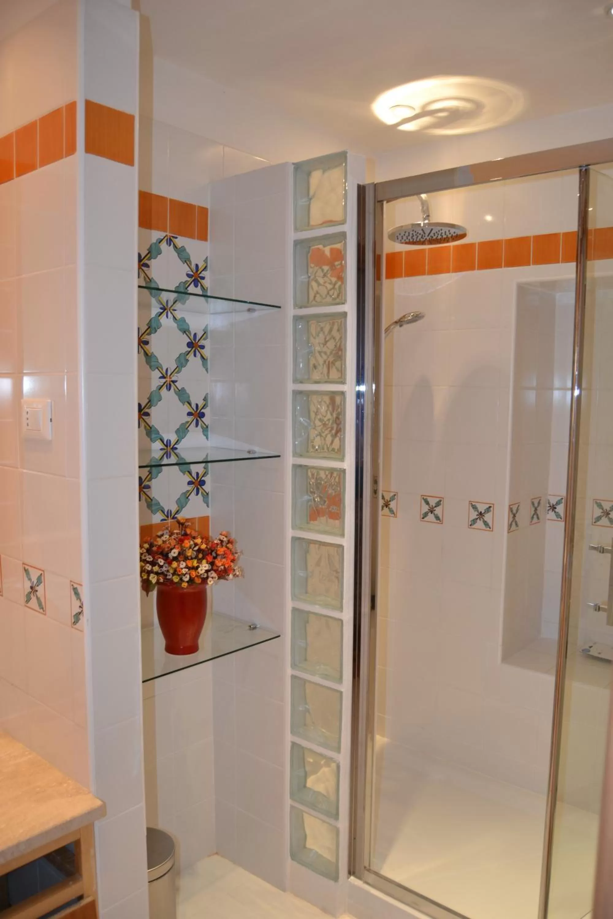 Shower in I Prati di Roma Suites