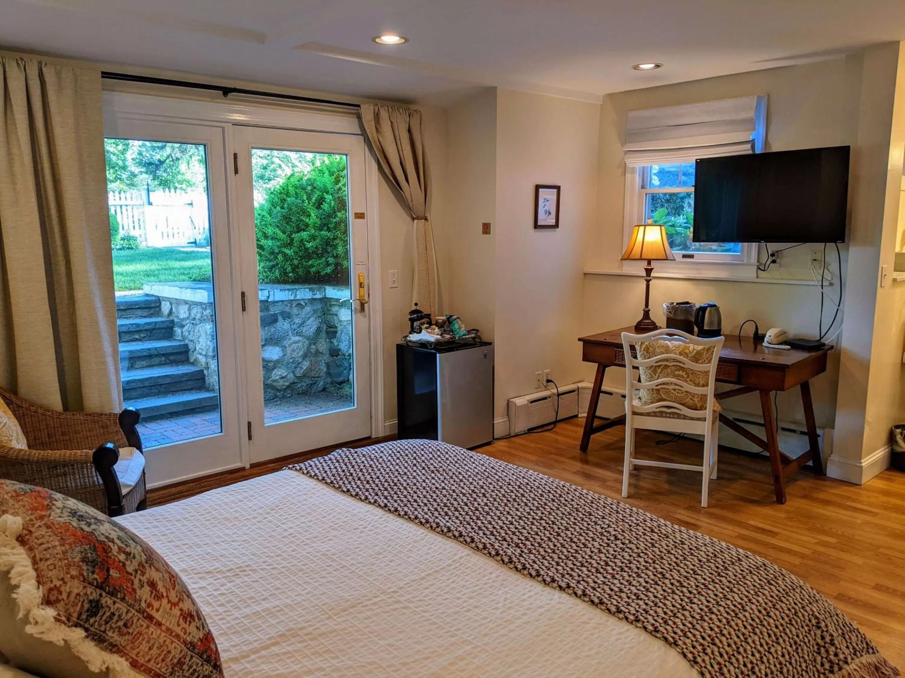 Bed in Stanton House Inn