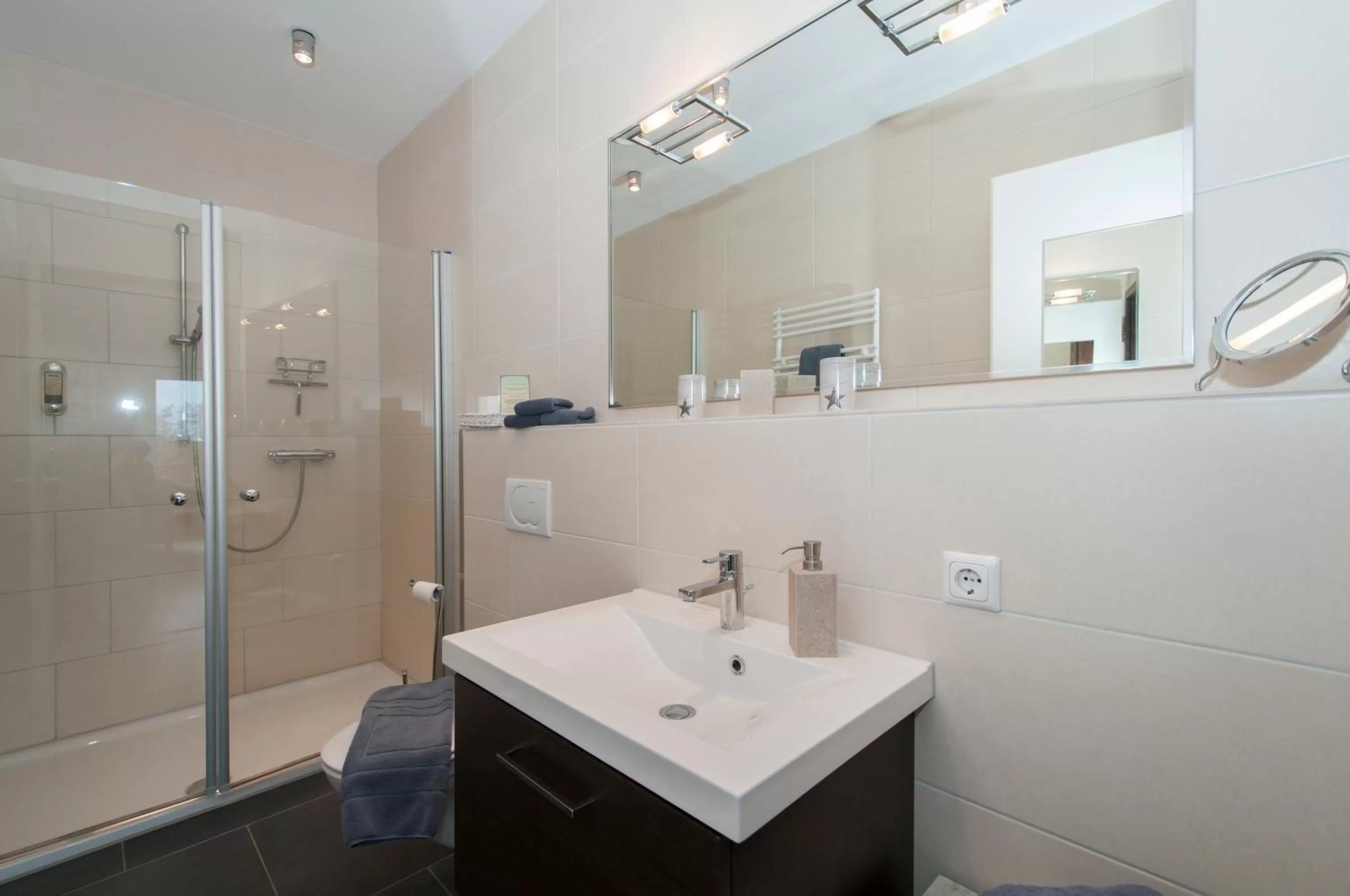 Bathroom in Hotel Villa Altes Land