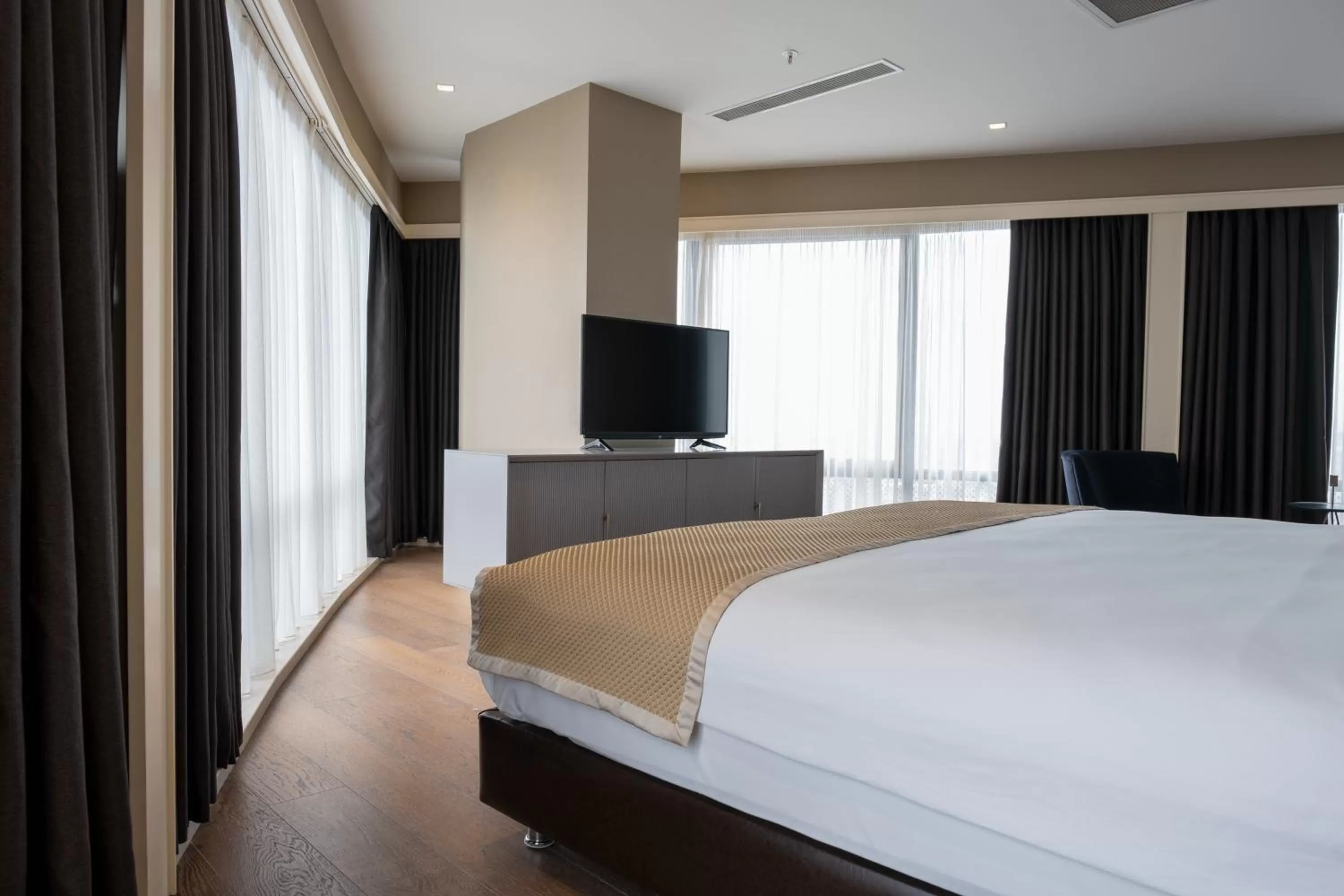 Bed in Windsor Hotel & Convention Center Istanbul