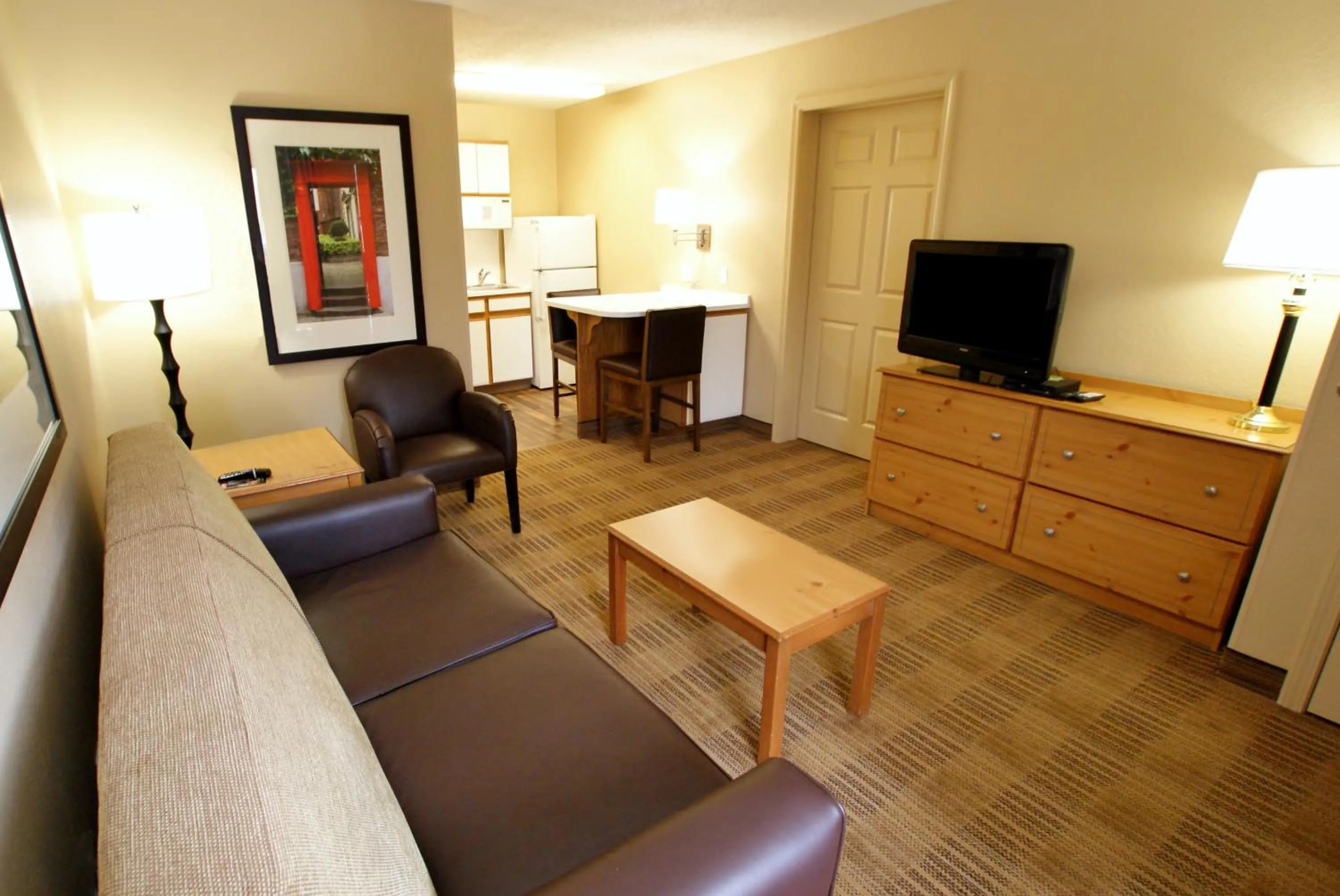 TV and multimedia in Extended Stay America Suites - Portland - Tigard
