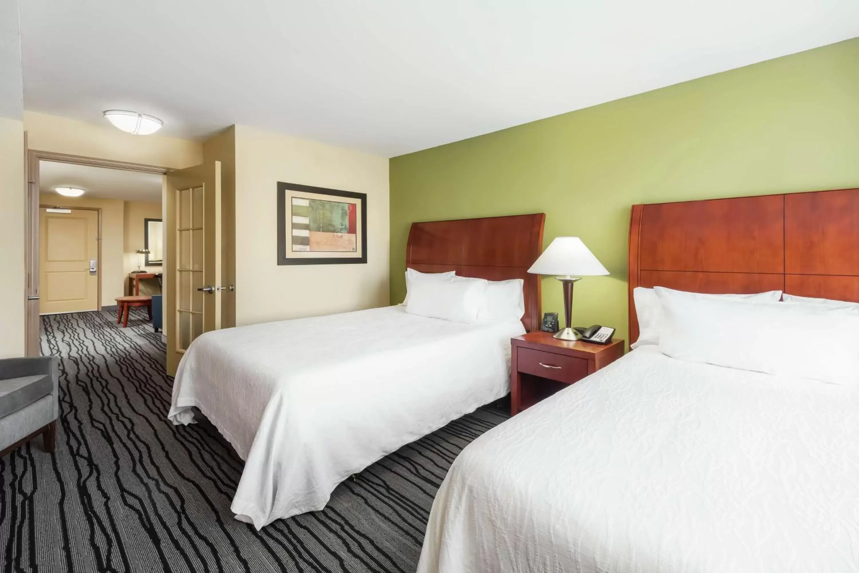 Deluxe Queen Room with Two Queen Beds in Hilton Garden Inn St. Louis Shiloh/O'Fallon IL Deluxe Queen Room with Two Queen Beds in Hilton Garden Inn St. Louis Shiloh/O'Fallon IL