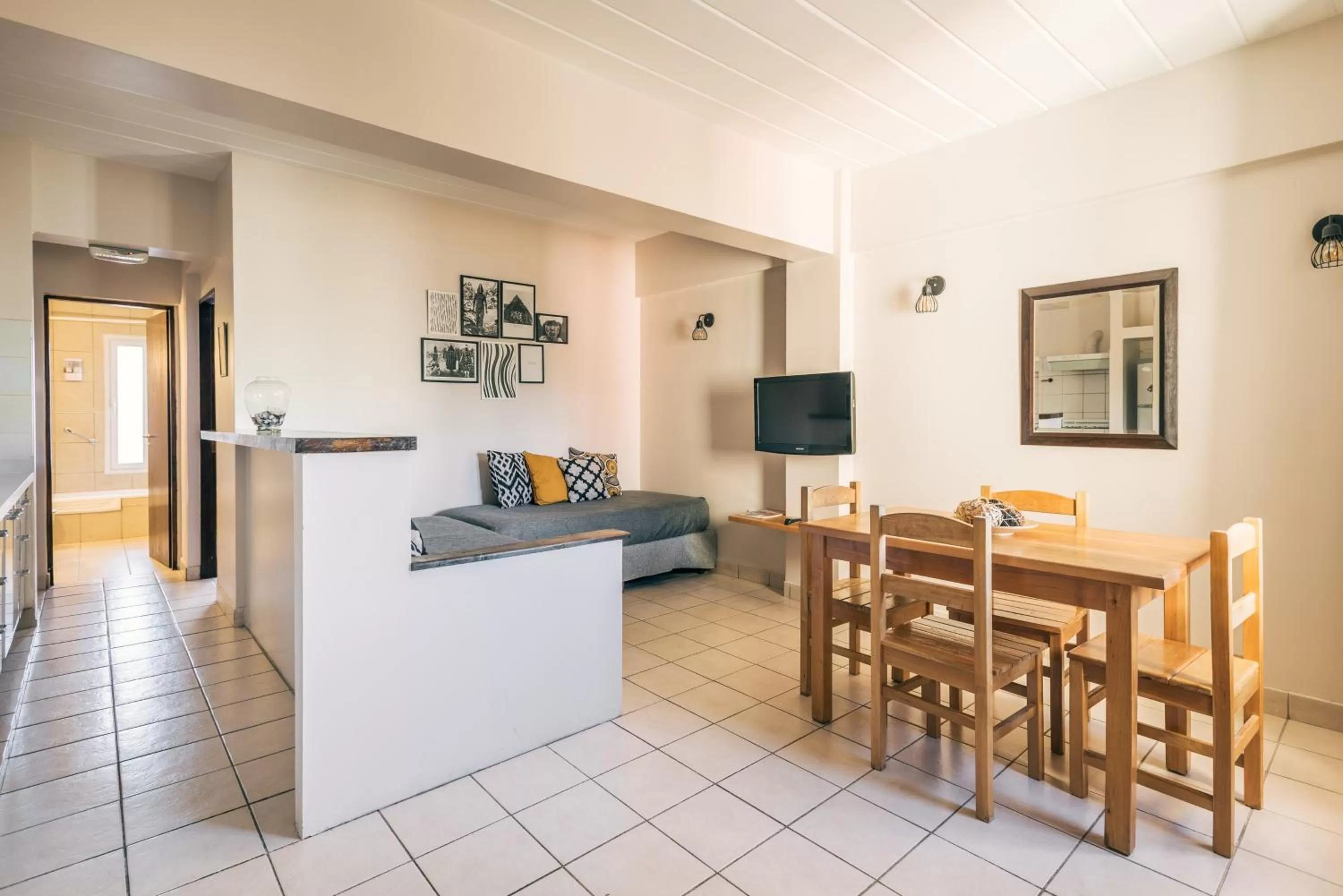 Communal lounge/ TV room, Dining Area in Riviera Fueguina Apartments