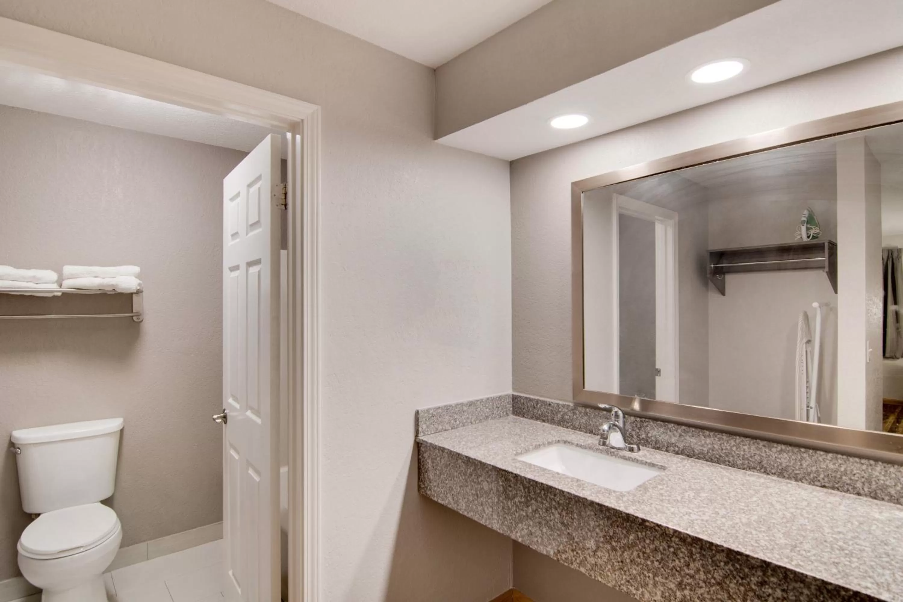 Photo of the whole room in Red Roof Inn & Suites Pensacola-NAS Corry