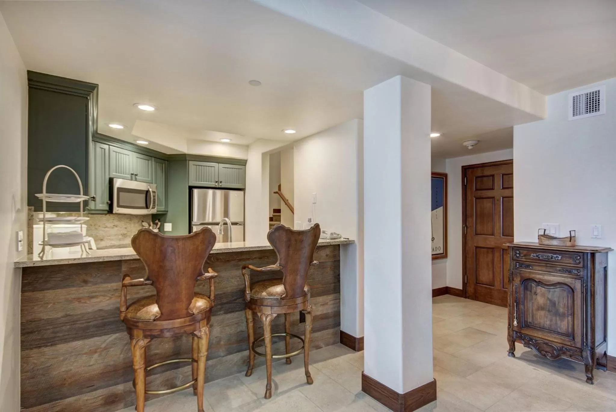 Living room in The Pines Lodge, a RockResort, by Vail Resorts