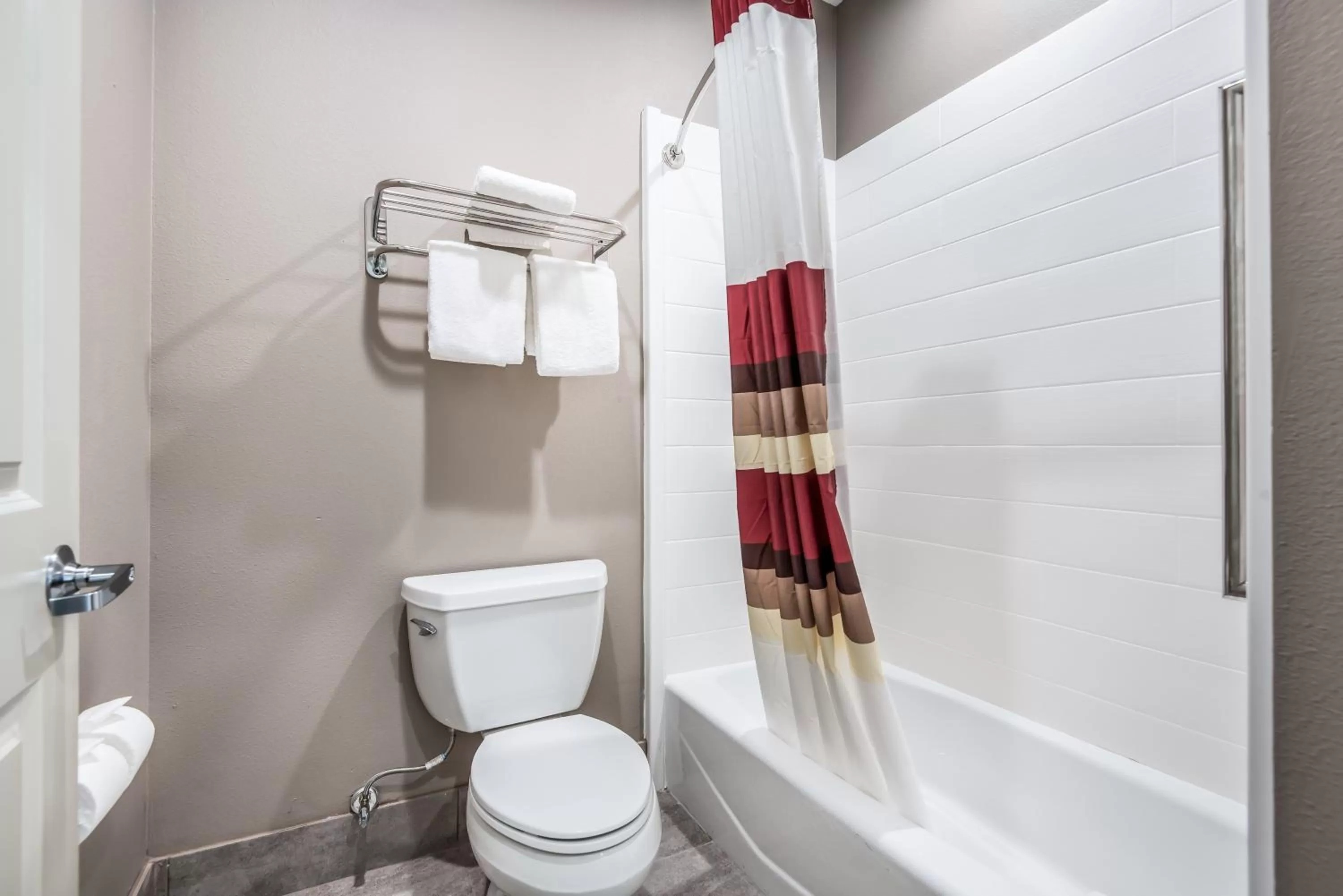 Bathroom in Red Roof Inn Baytown