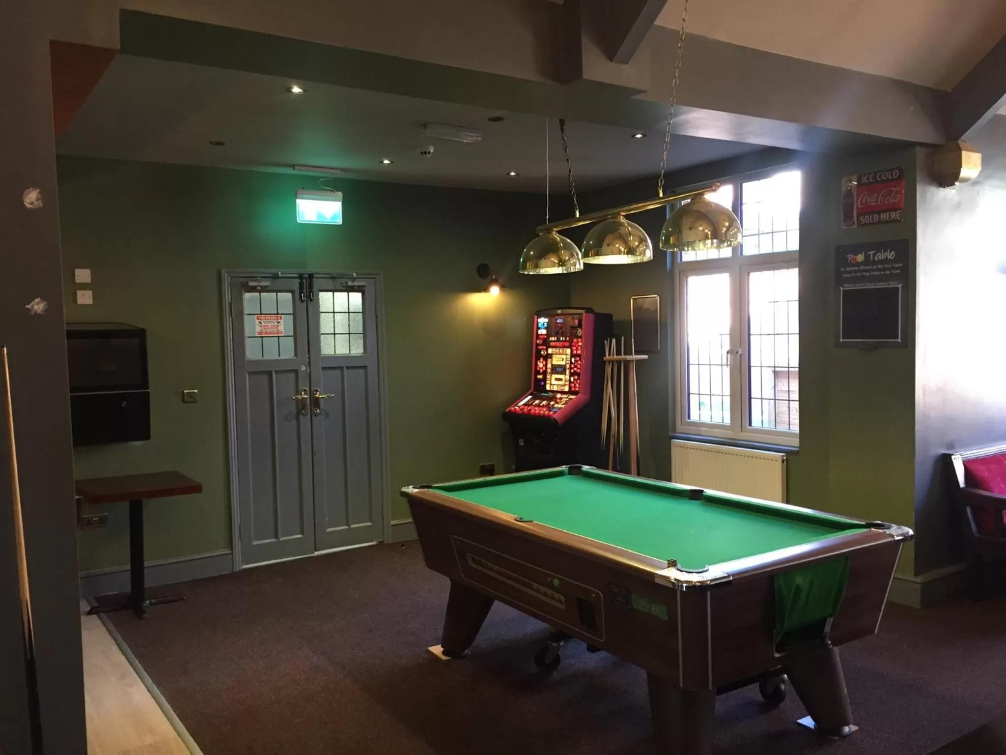 Billiard in The Woodhouse Inn