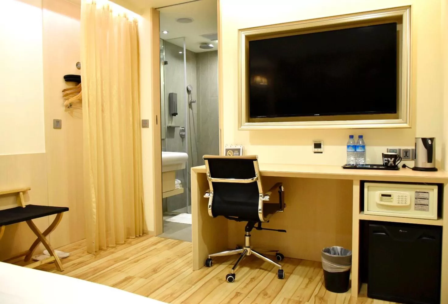 Photo of the whole room in FX Hotel Tainan