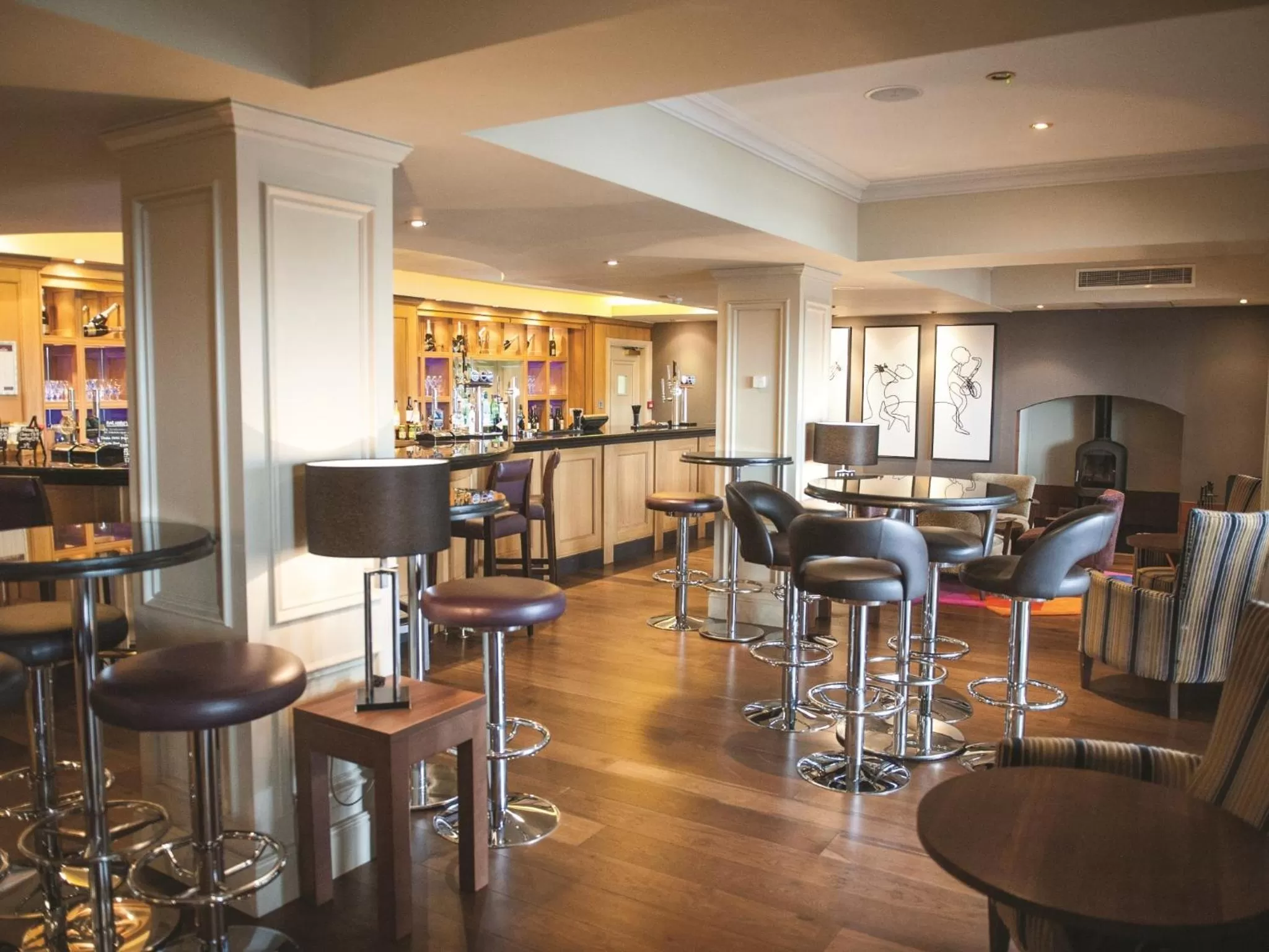 Lounge or bar in Cottons Hotel and Spa