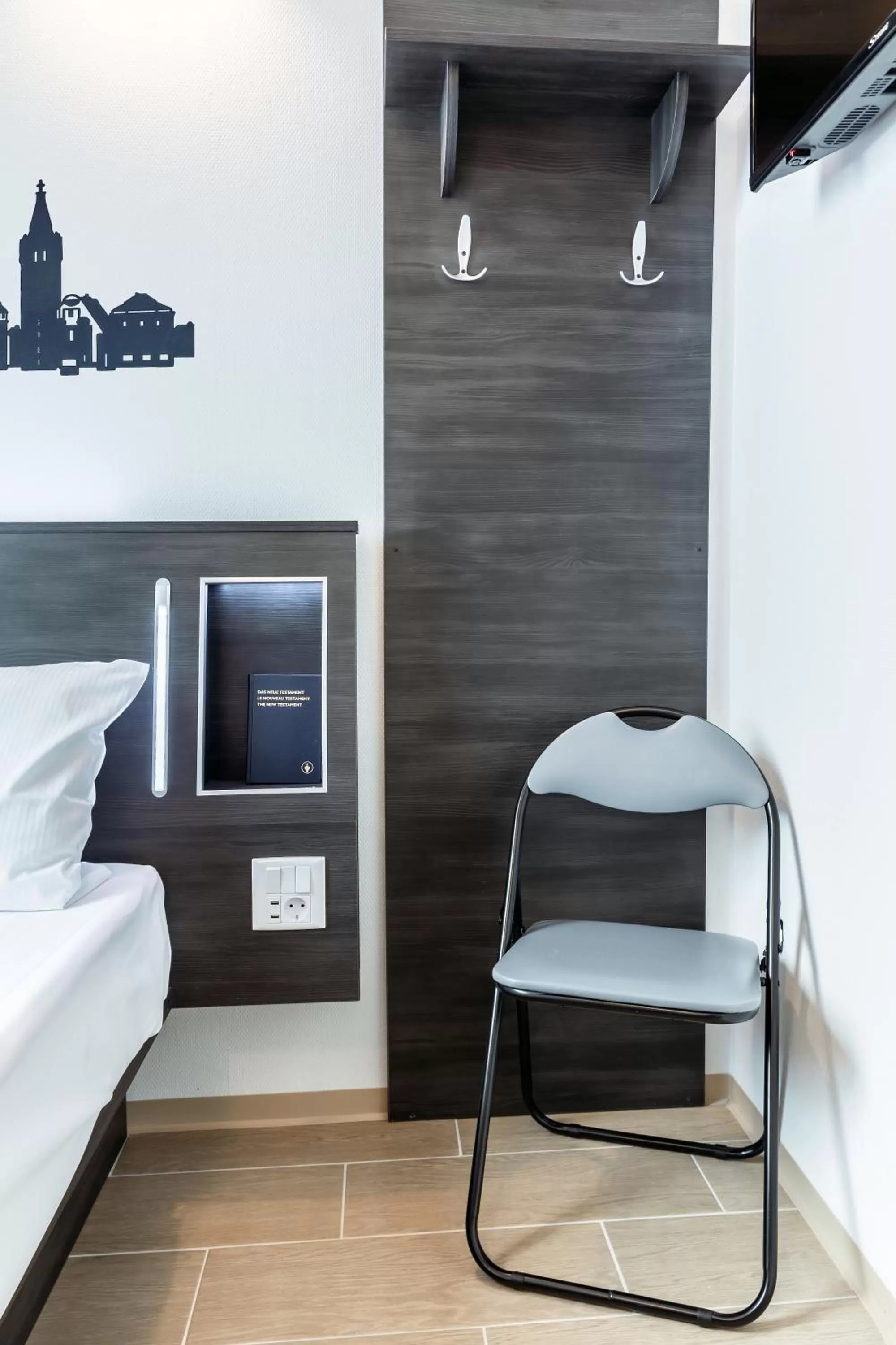 Bedroom, Bed in Augustus Hotel Bernkastel - Comfortable Budget Hotel