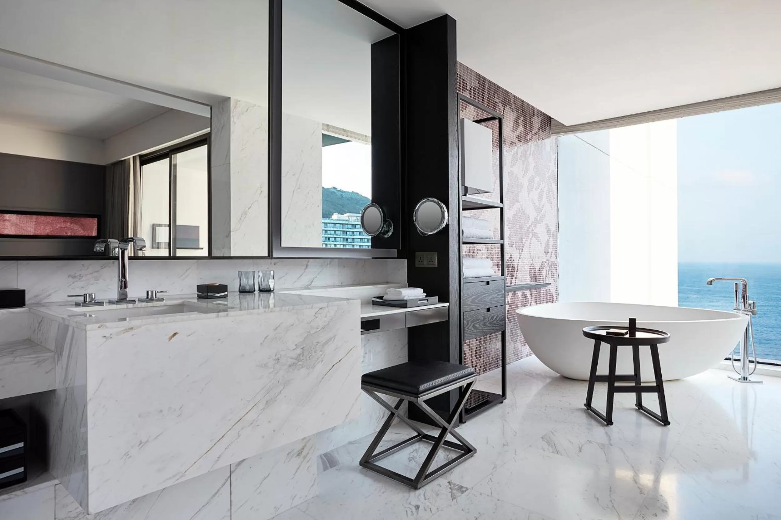 Toilet in The Shanhaitian Resort Sanya, Autograph Collection