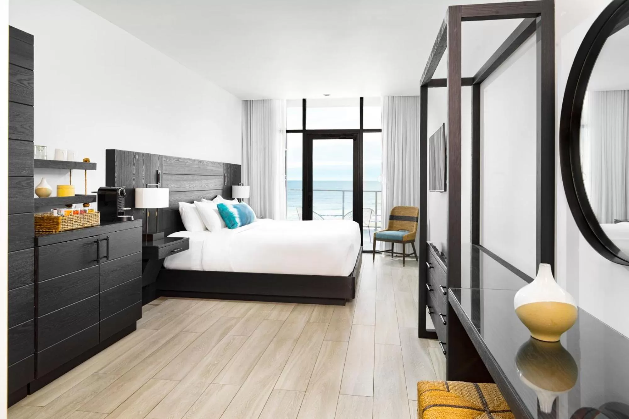 Photo of the whole room, Bed in Wave Resort