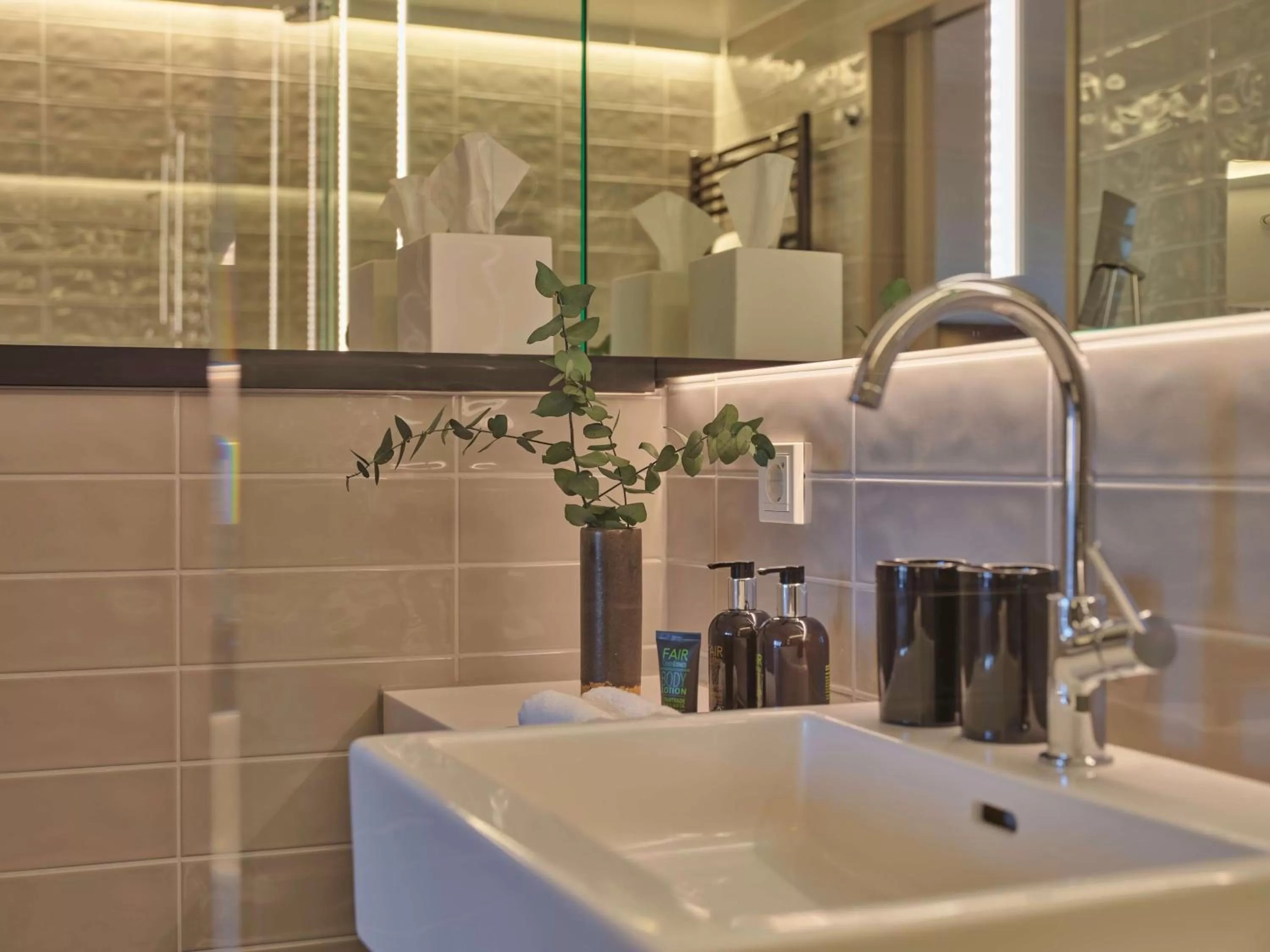 Bathroom in Adina Apartment Hotel Munich