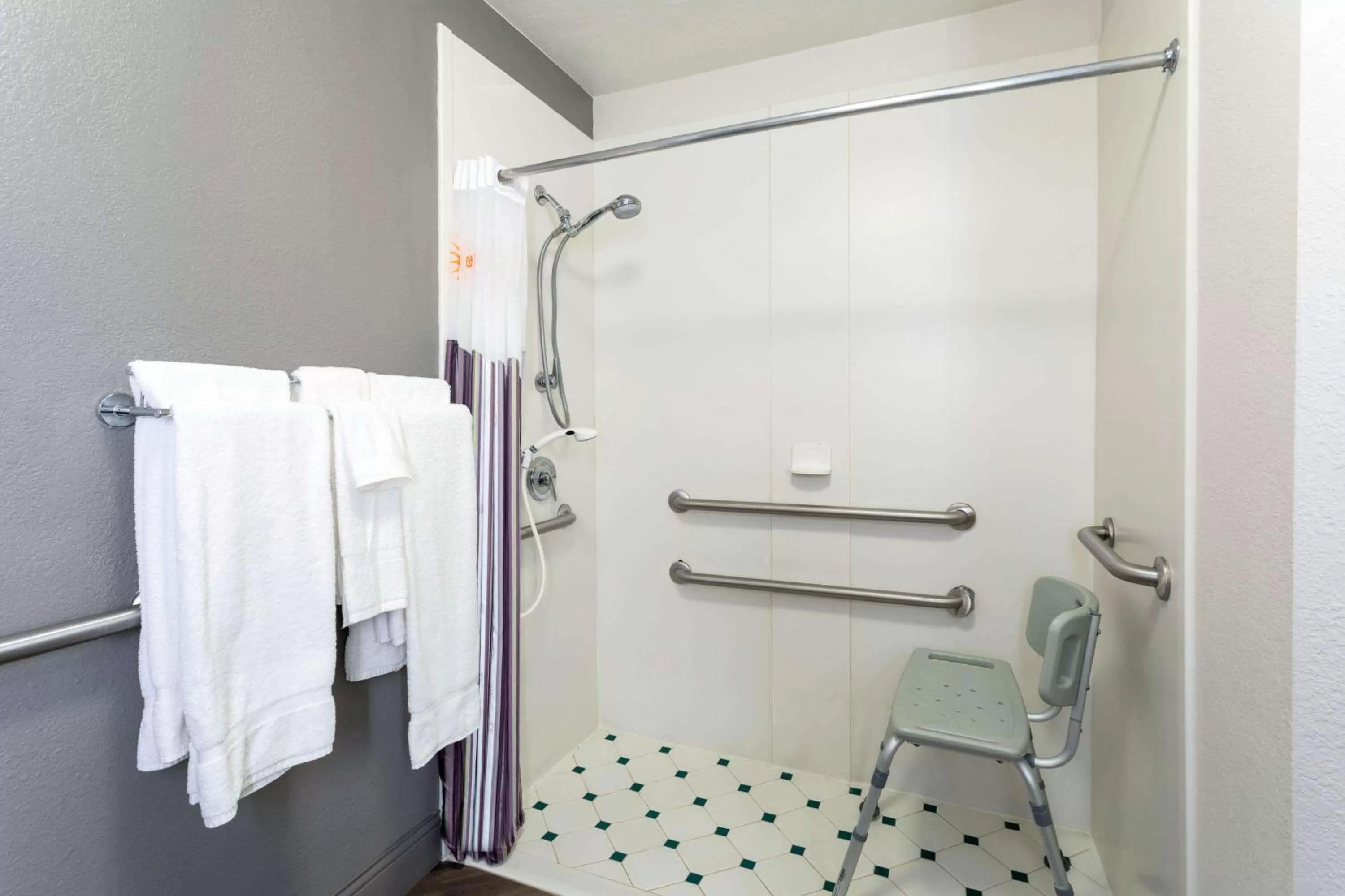 Shower in La Quinta by Wyndham Denver Boulder - Louisville