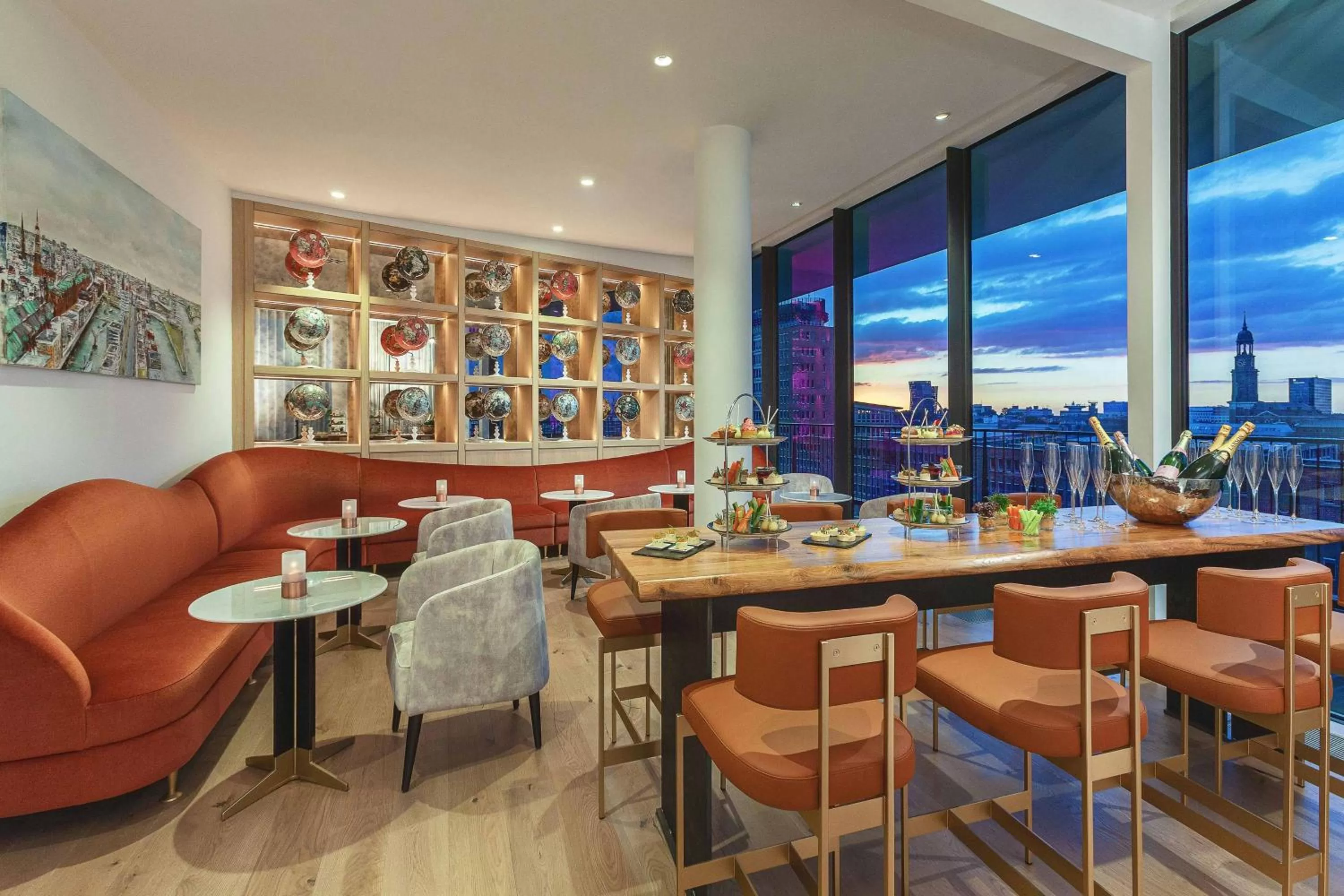 Lounge or bar in The Westin Hamburg Elbphilharmonie