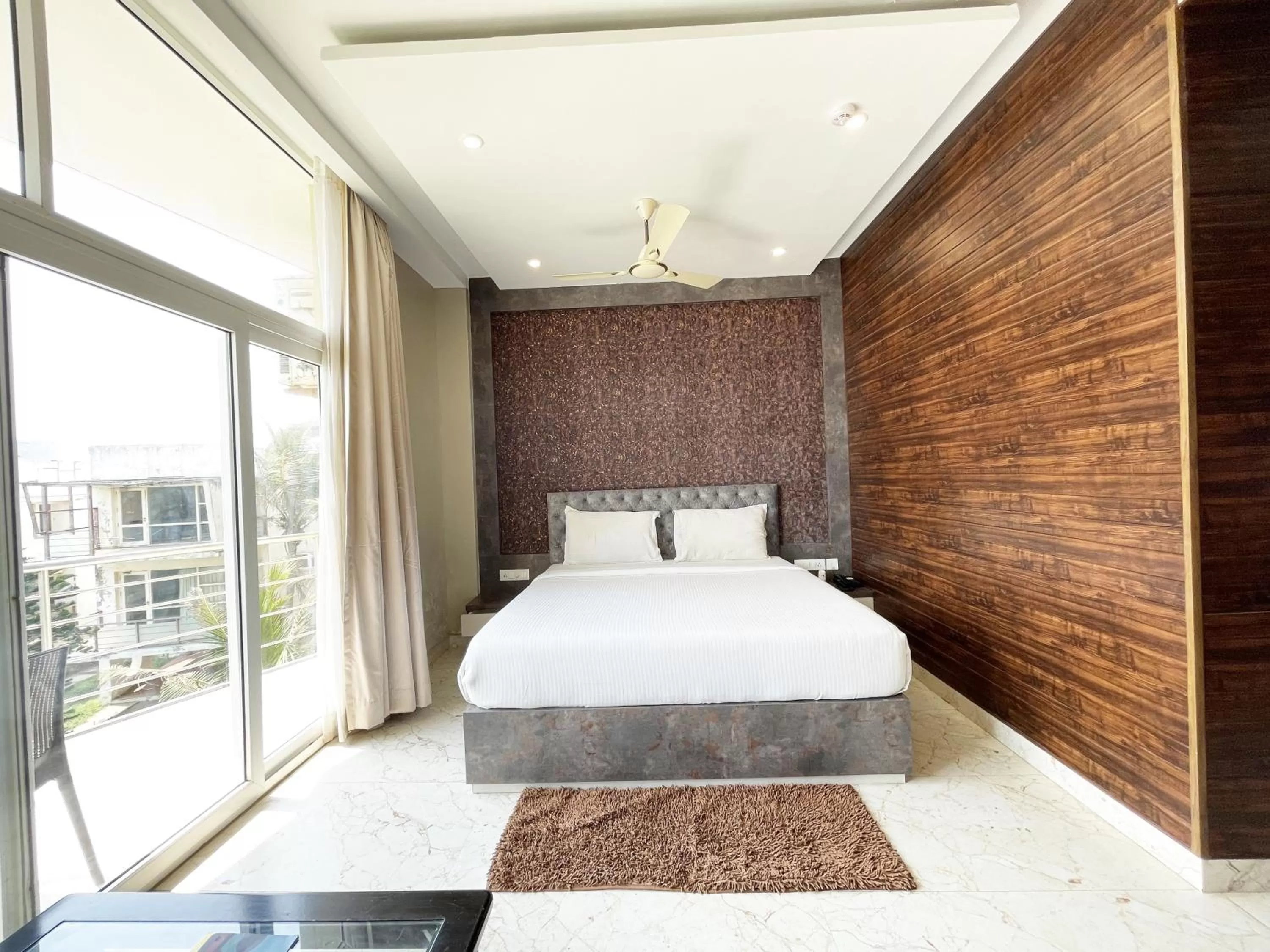 Bed in Hotel TBS sea view ! Puri