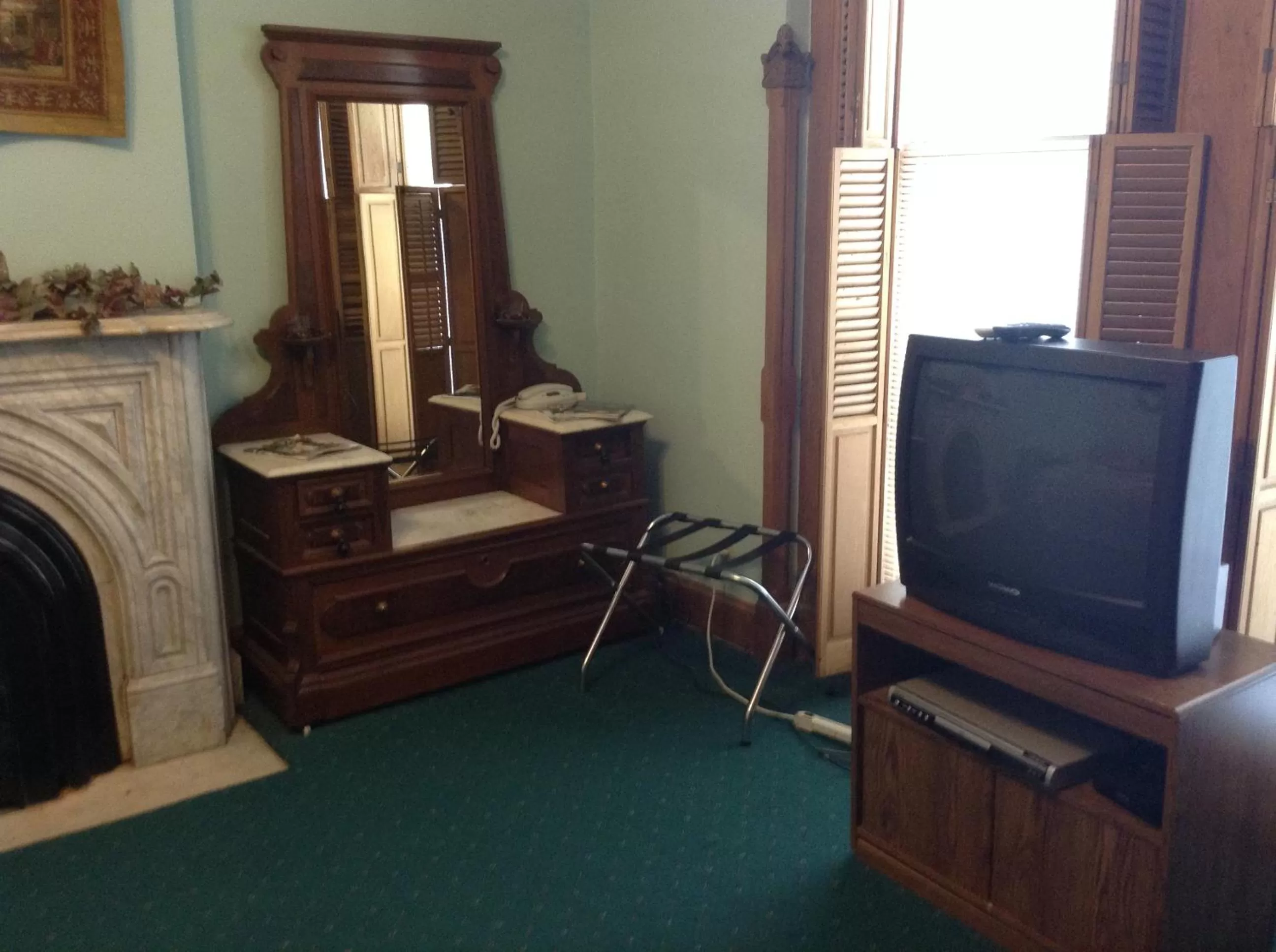 TV and multimedia in Inn Port D'Vino