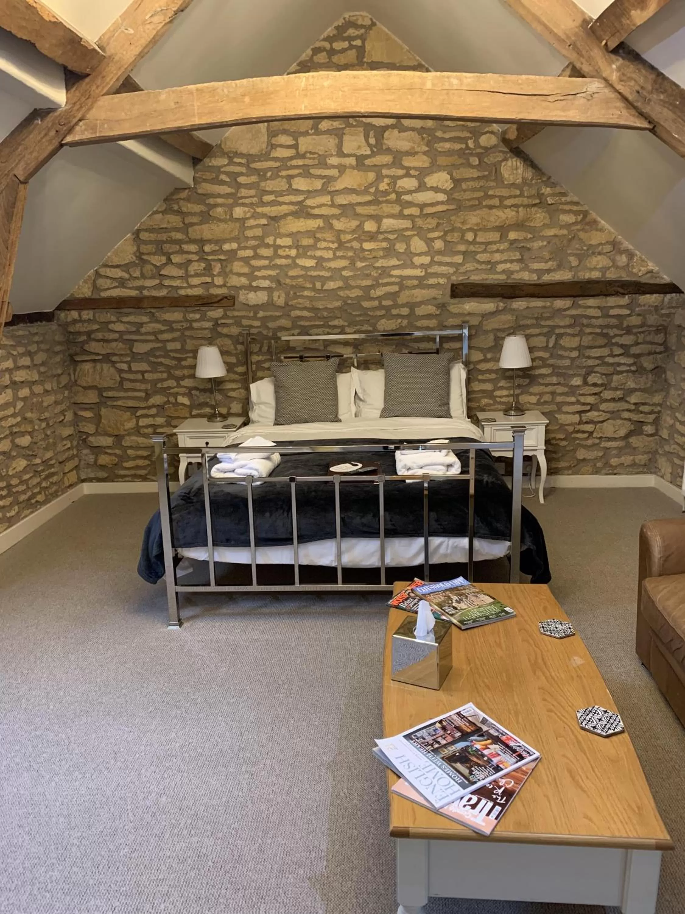 Bedroom, Bed in The Bell Inn