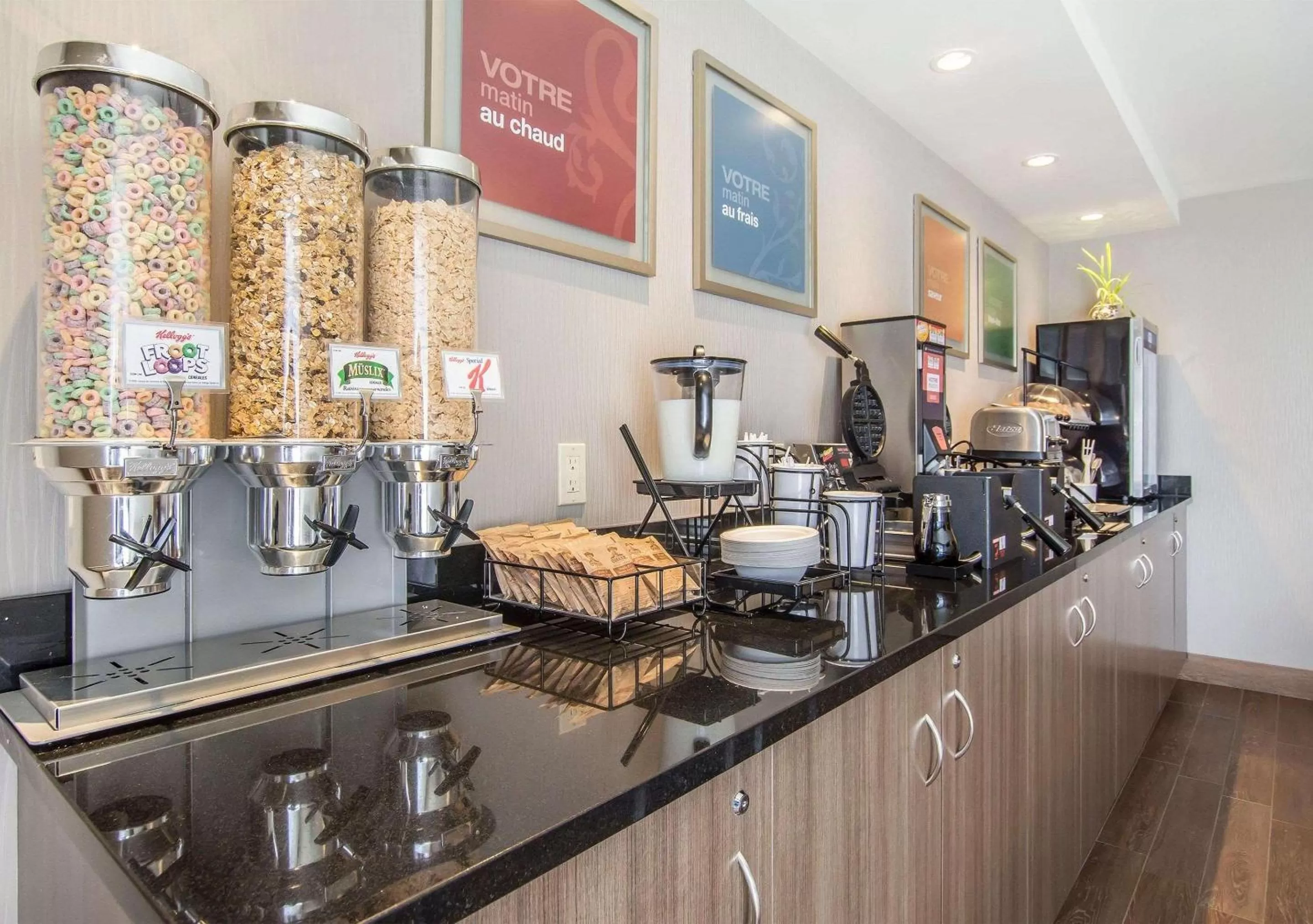 Restaurant/places to eat in Comfort Inn Sherbrooke