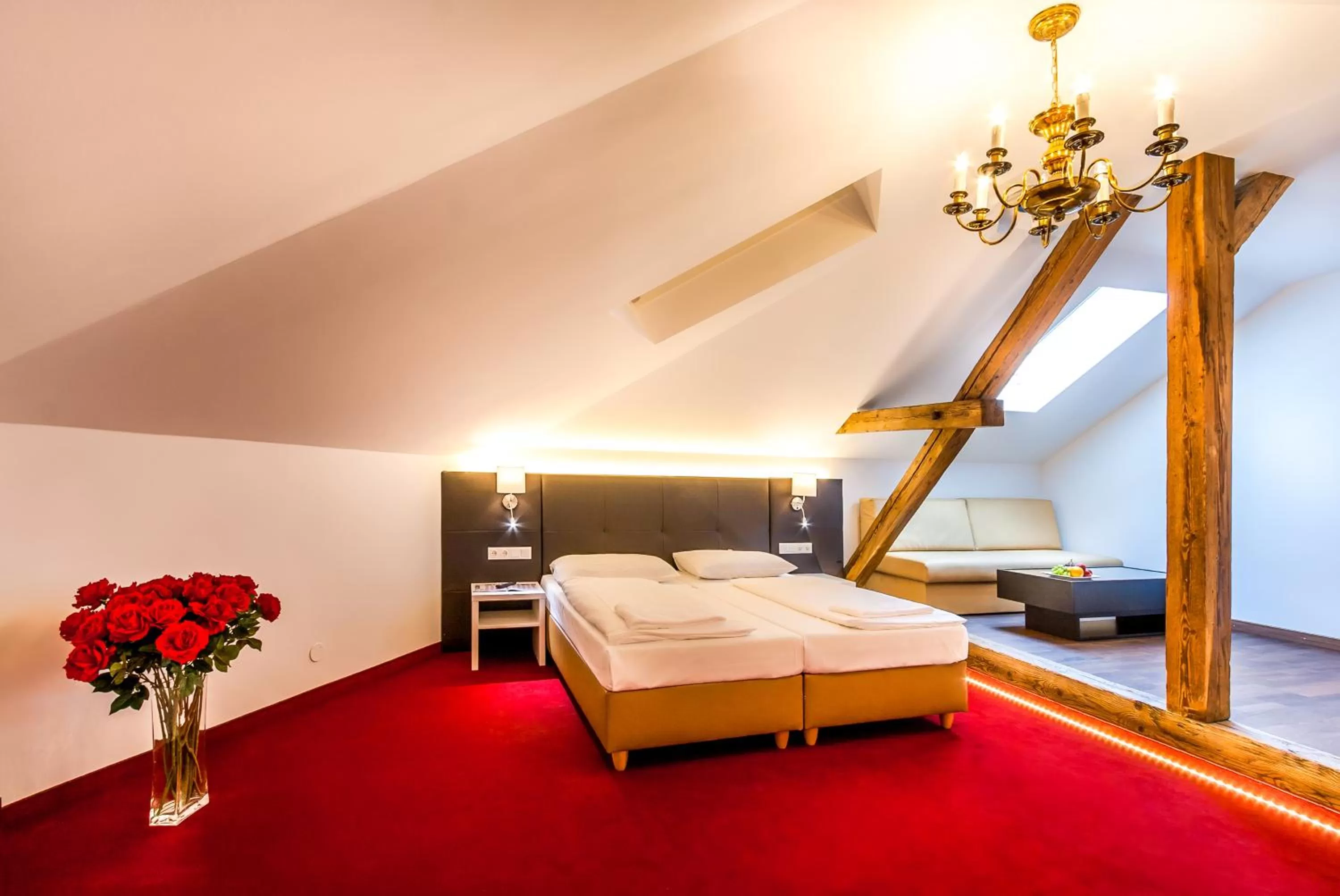 Photo of the whole room, Bed in BoutiqueHOTEL Donauwalzer