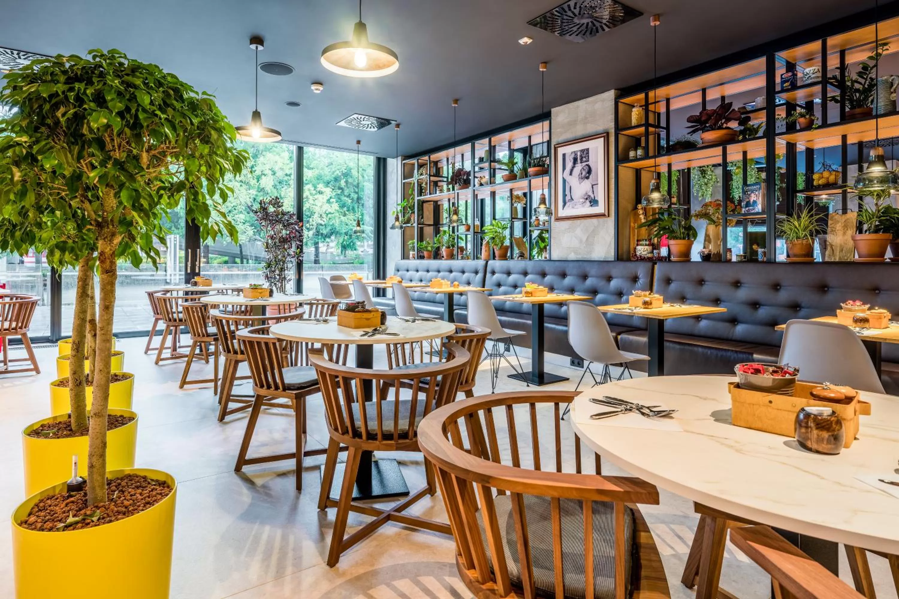 Restaurant/places to eat in Park Inn by Radisson Danube Bratislava