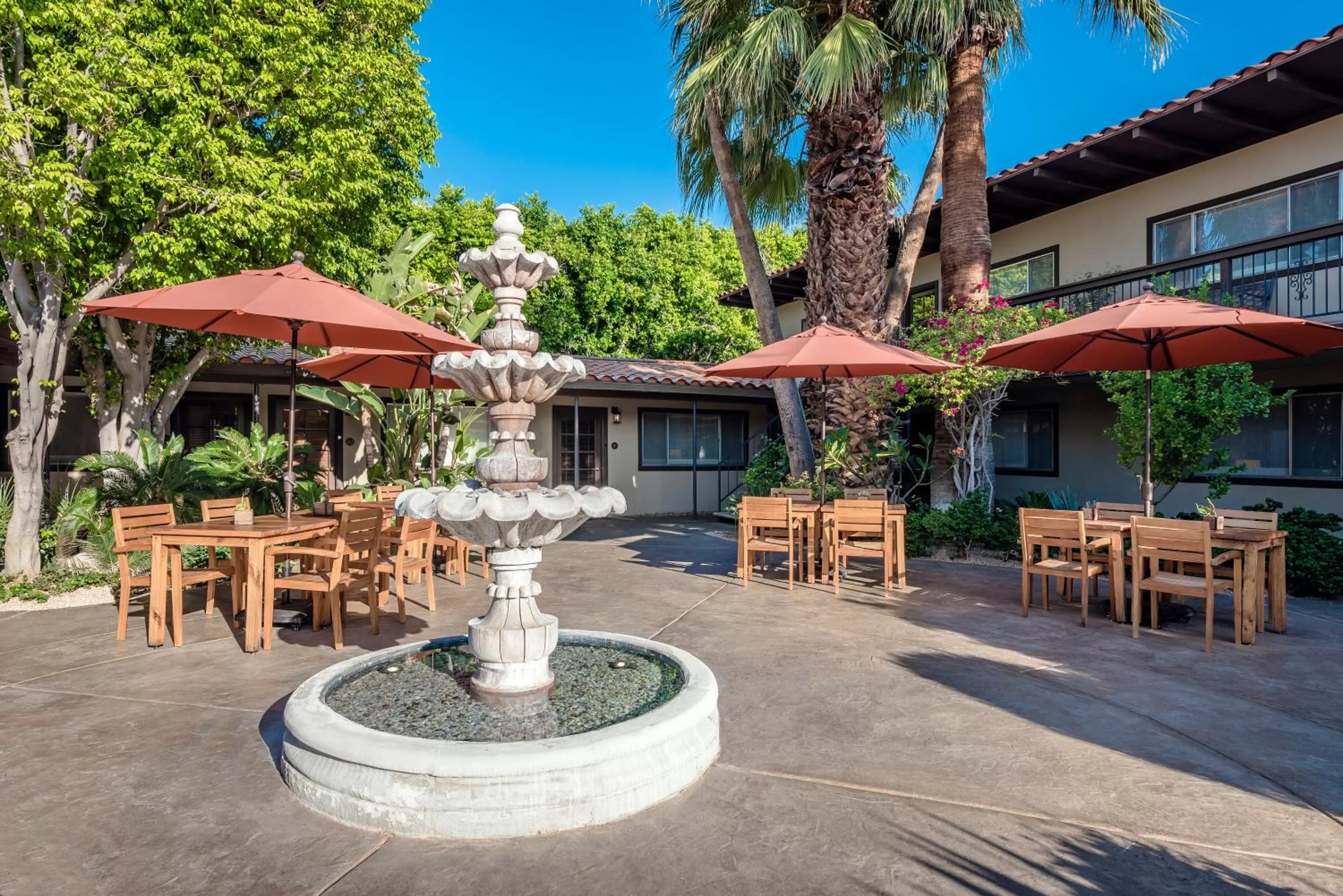 Santiago Resort - Palm Springs Premier Gay Men’s Resort