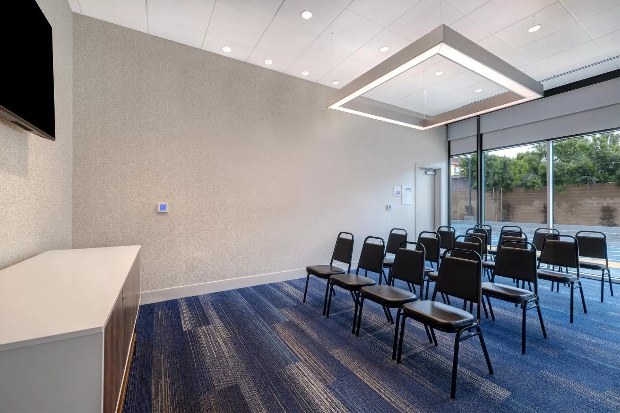 Meeting/conference room in Holiday Inn Express & Suites - Glendale Downtown