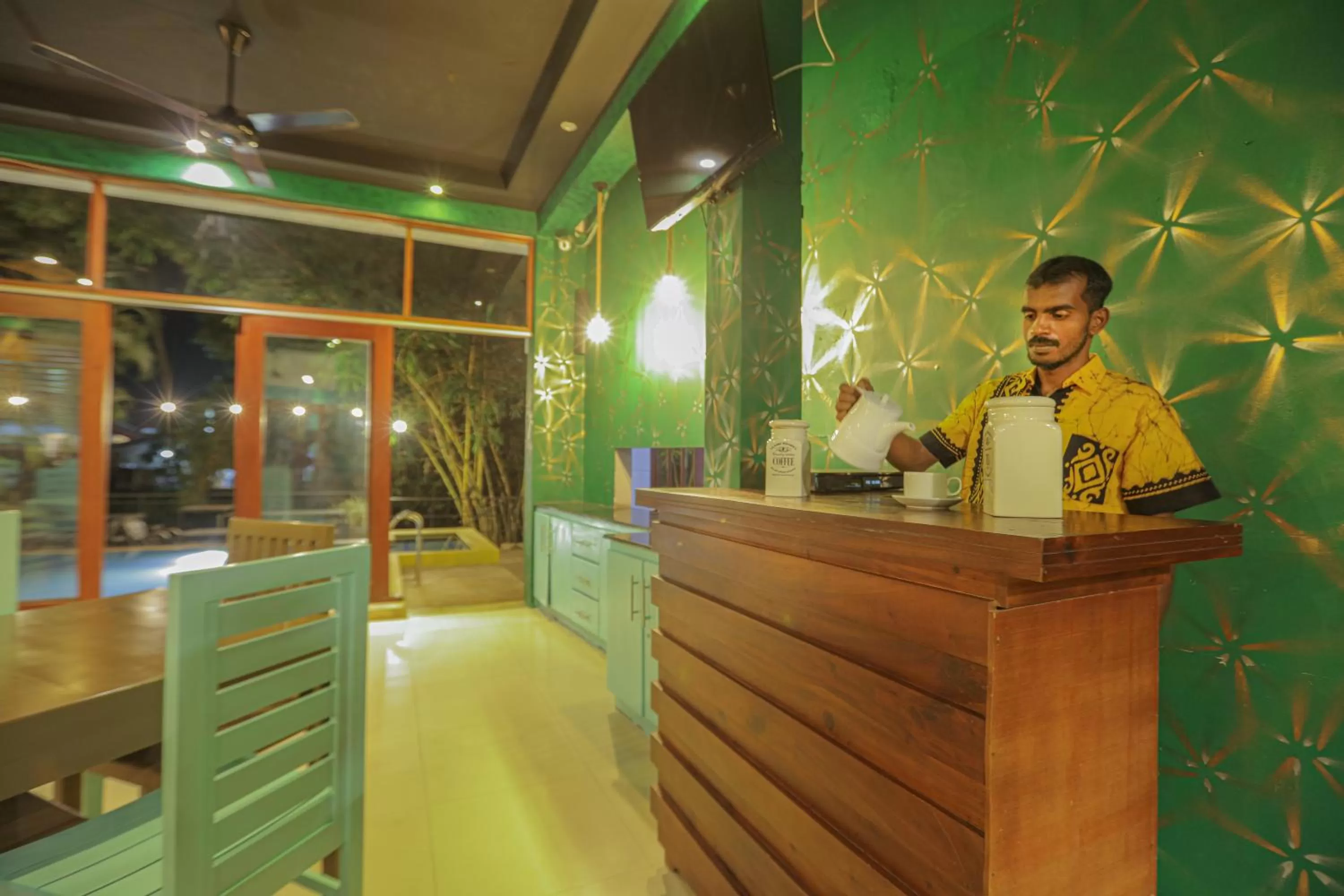 Restaurant/places to eat in Summer Side