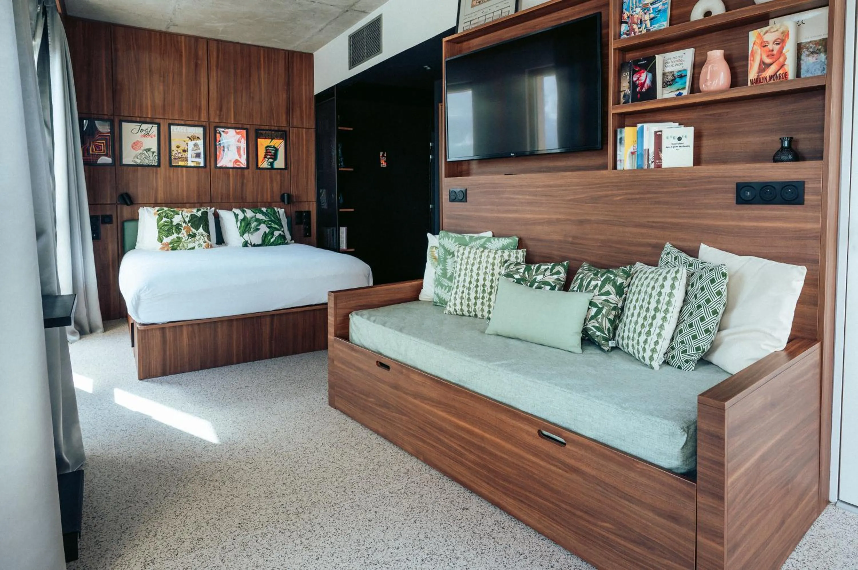 Bedroom, Bed in JOST Hôtel Bordeaux Centre Gare Saint Jean