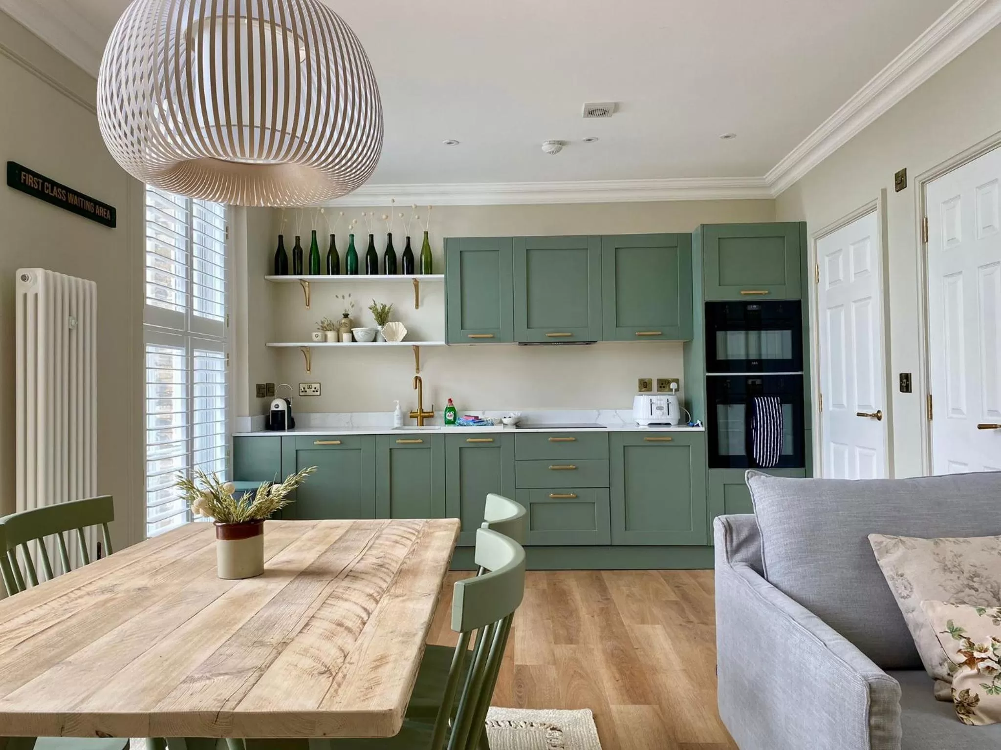 Kitchen or kitchenette in Railway House York by Chateau Anna