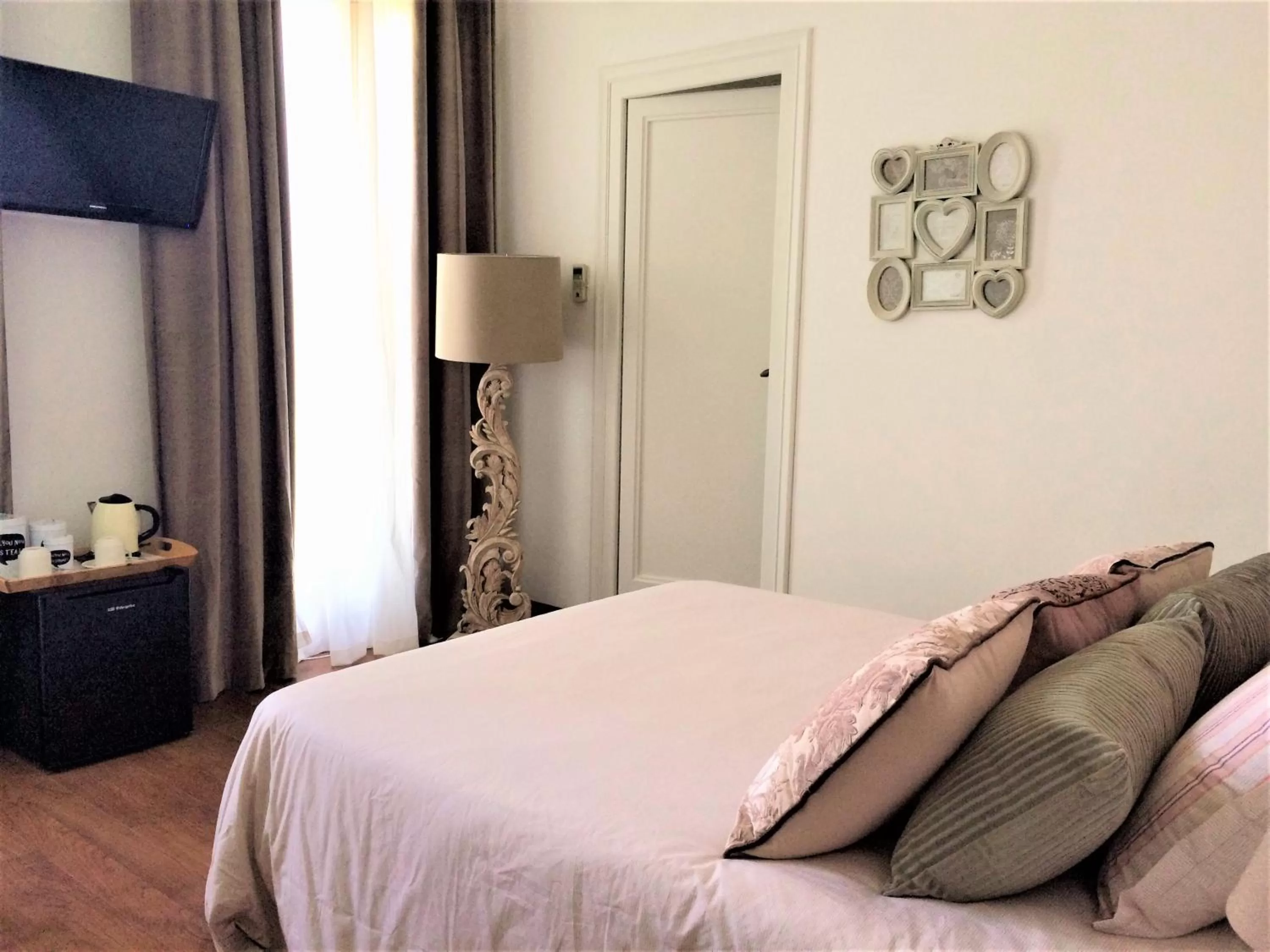 Bedroom, Bed in Hotel Capri