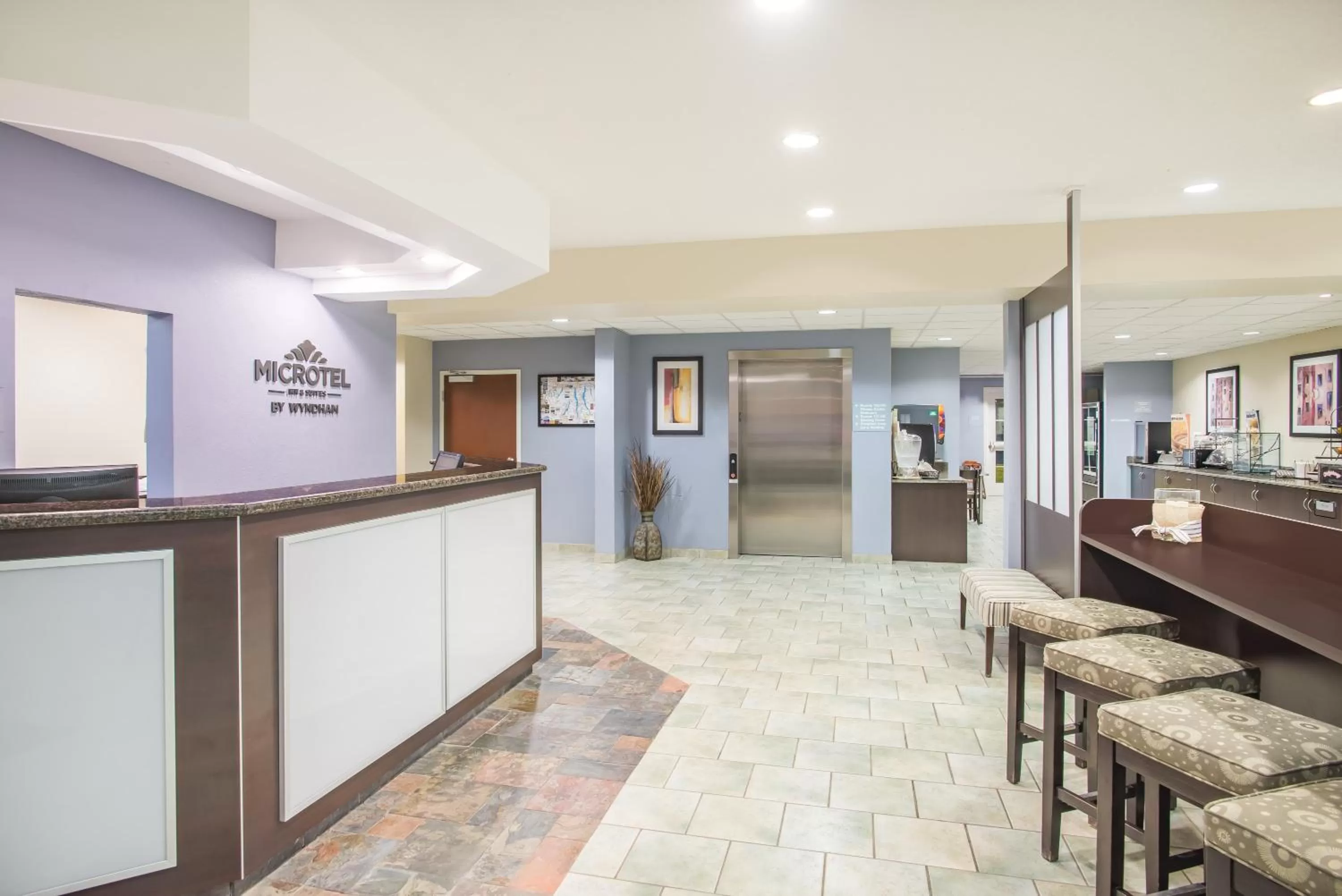 Lobby or reception in Microtel Inn and Suites by Wyndham - Geneva